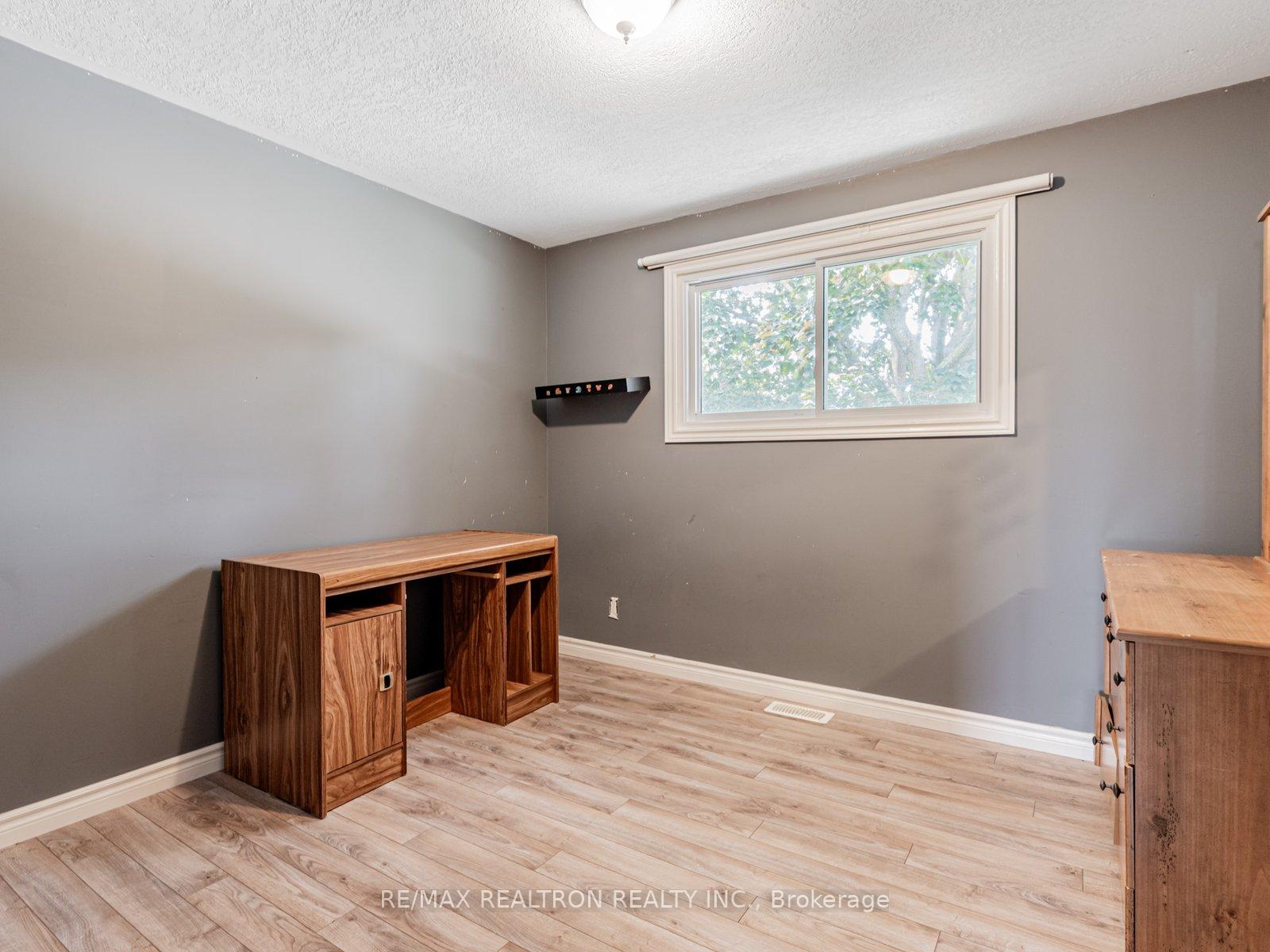 Photo 21 of 7 Lawson Avenue, Orillia — HOMEH