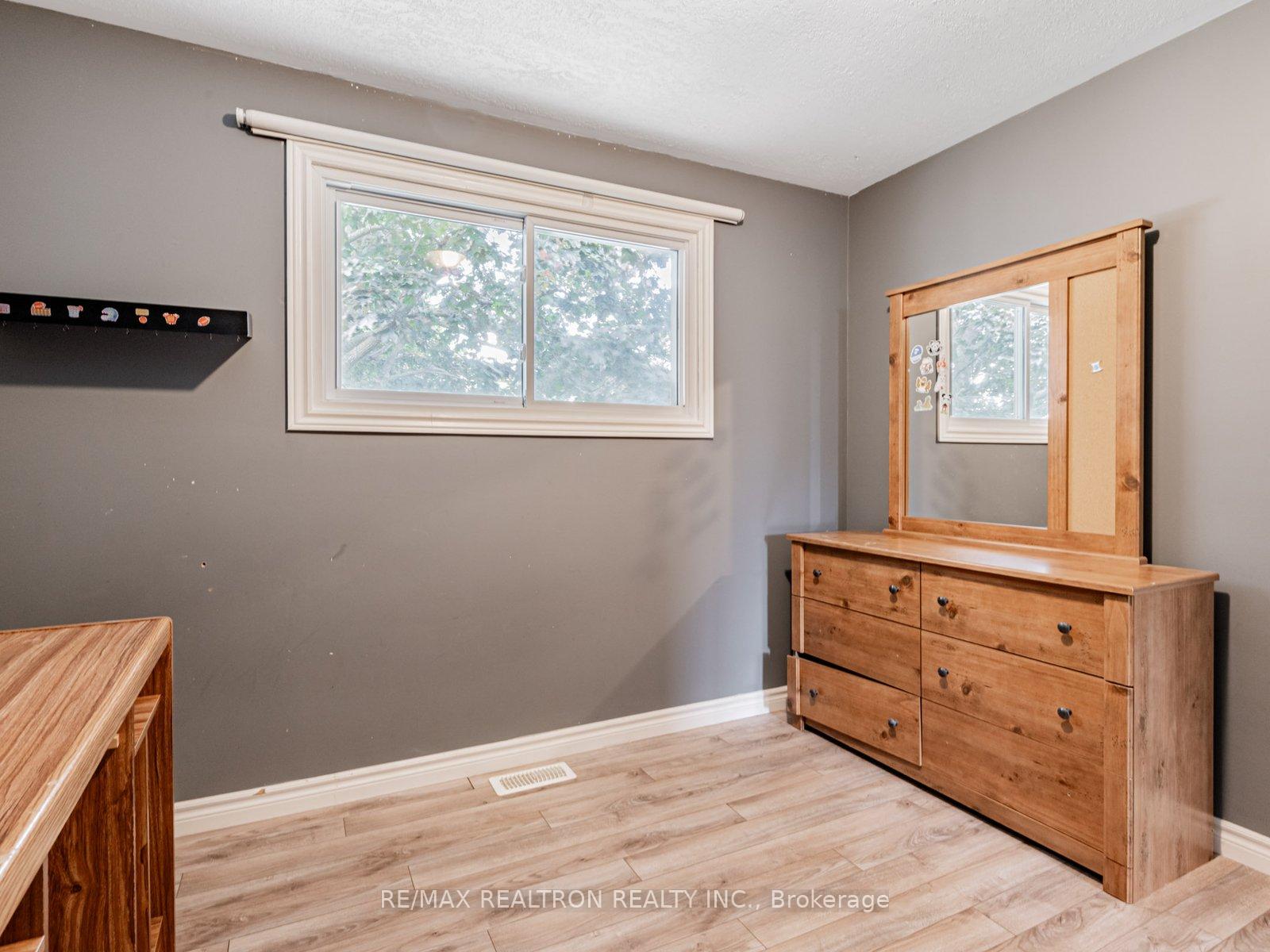 Photo 22 of 7 Lawson Avenue, Orillia — HOMEH