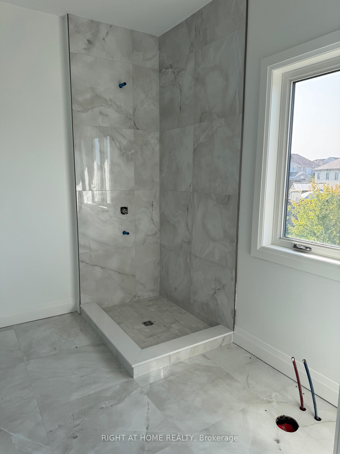 Photo 9 of 8872 Angie Drive, Niagara Falls, Forestview — HOMEH
