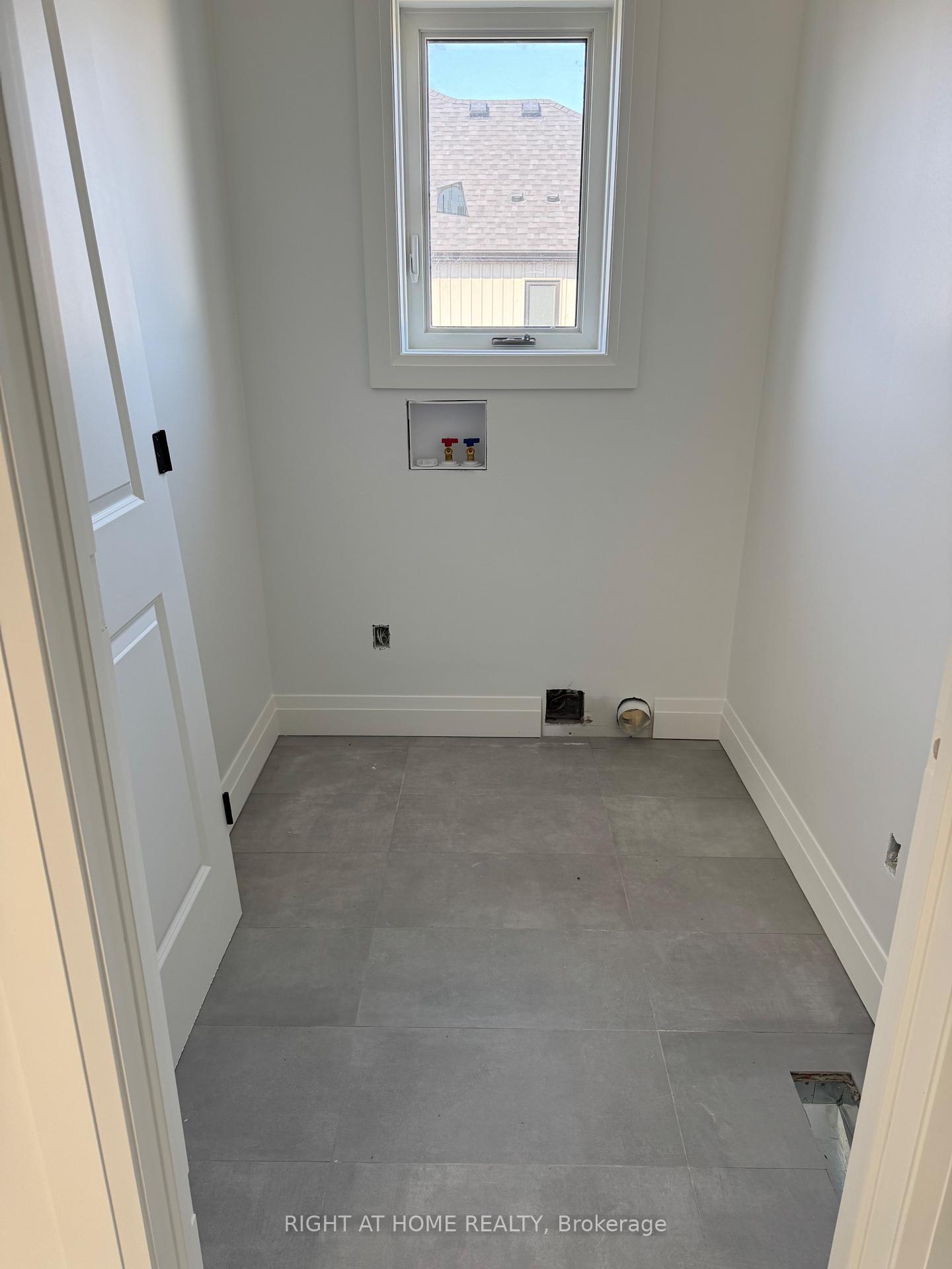 Photo 11 of 8872 Angie Drive, Niagara Falls, Forestview — HOMEH