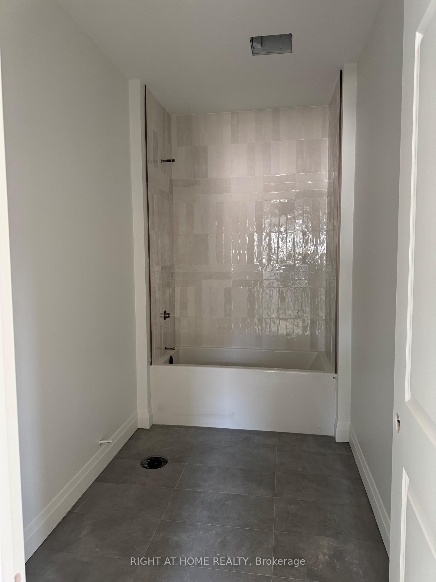 Photo 12 of 8872 Angie Drive, Niagara Falls, Forestview — HOMEH