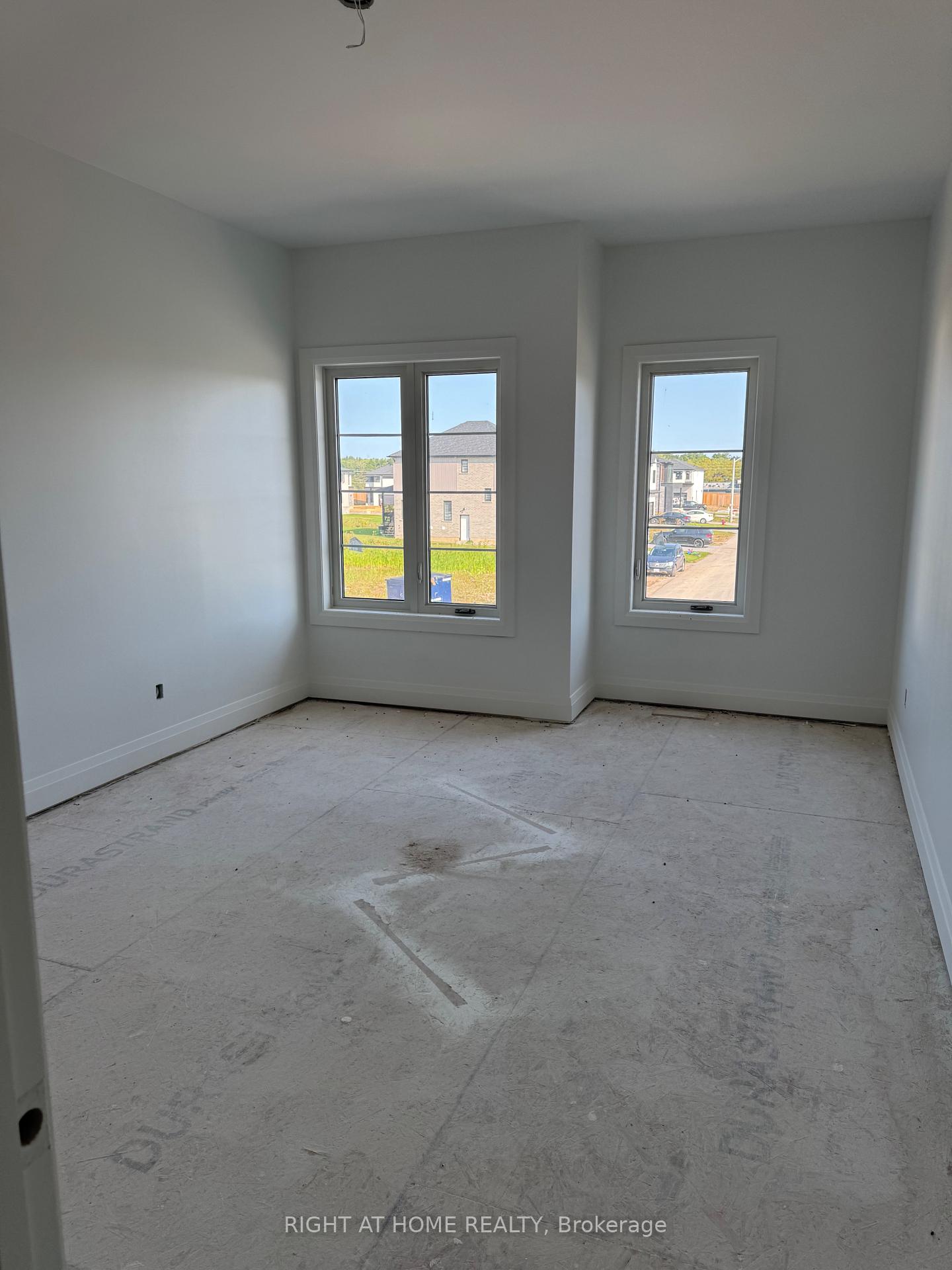Photo 13 of 8872 Angie Drive, Niagara Falls, Forestview — HOMEH