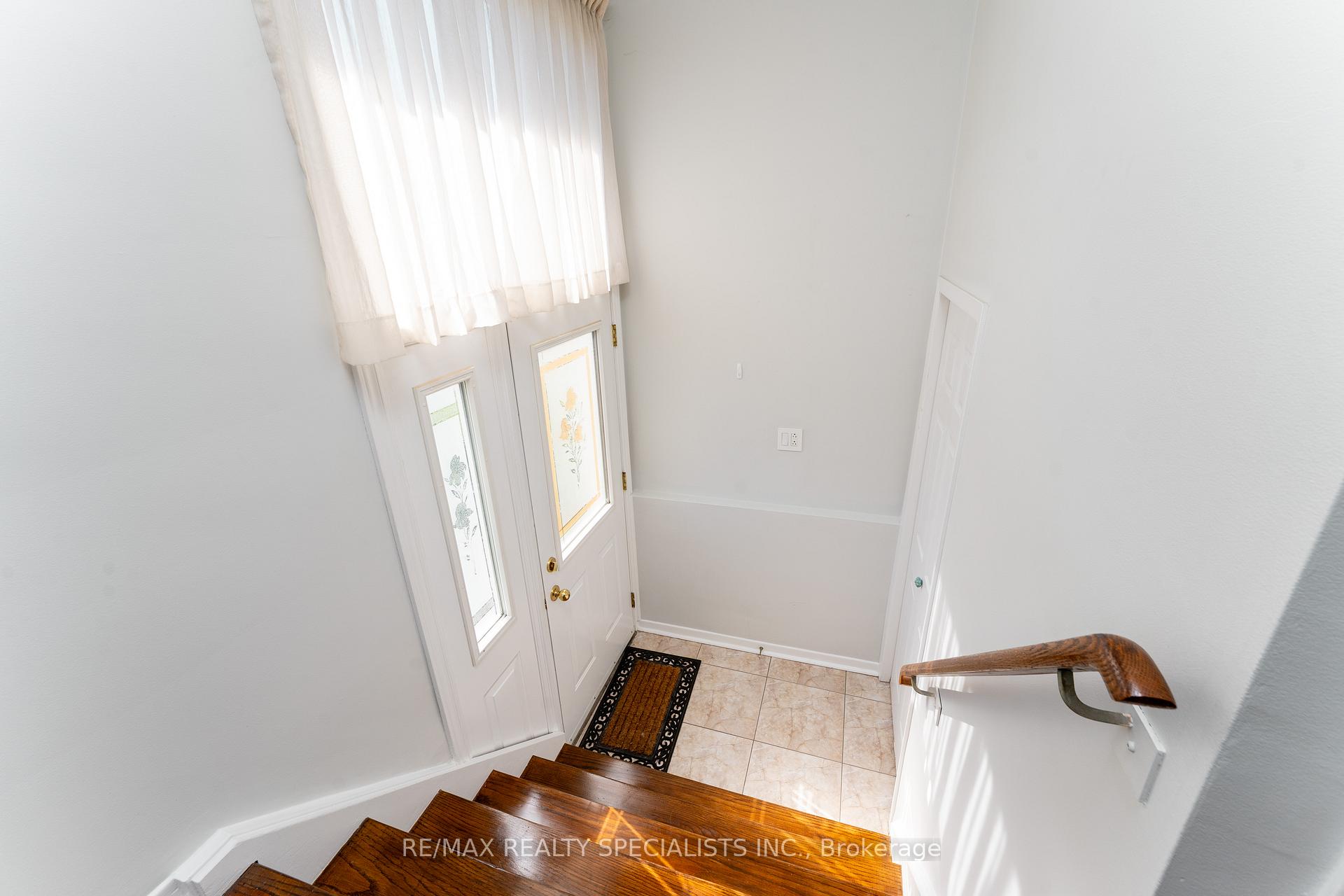 Photo 5 of 3560 Haven Glenn, Mississauga, Applewood — HOMEH