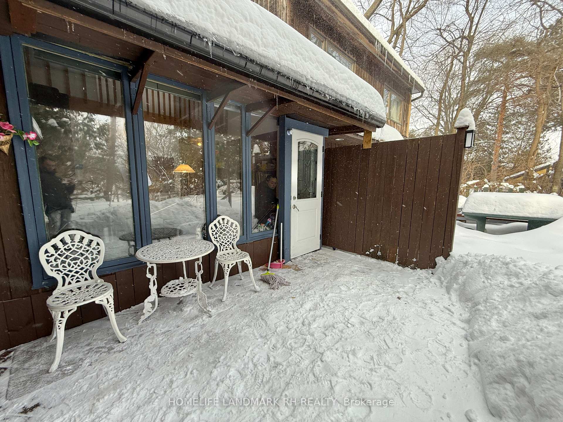 Photo 1 of Unit Unit 2, 27 East Drive E, Markham, Unionville — HOMEH