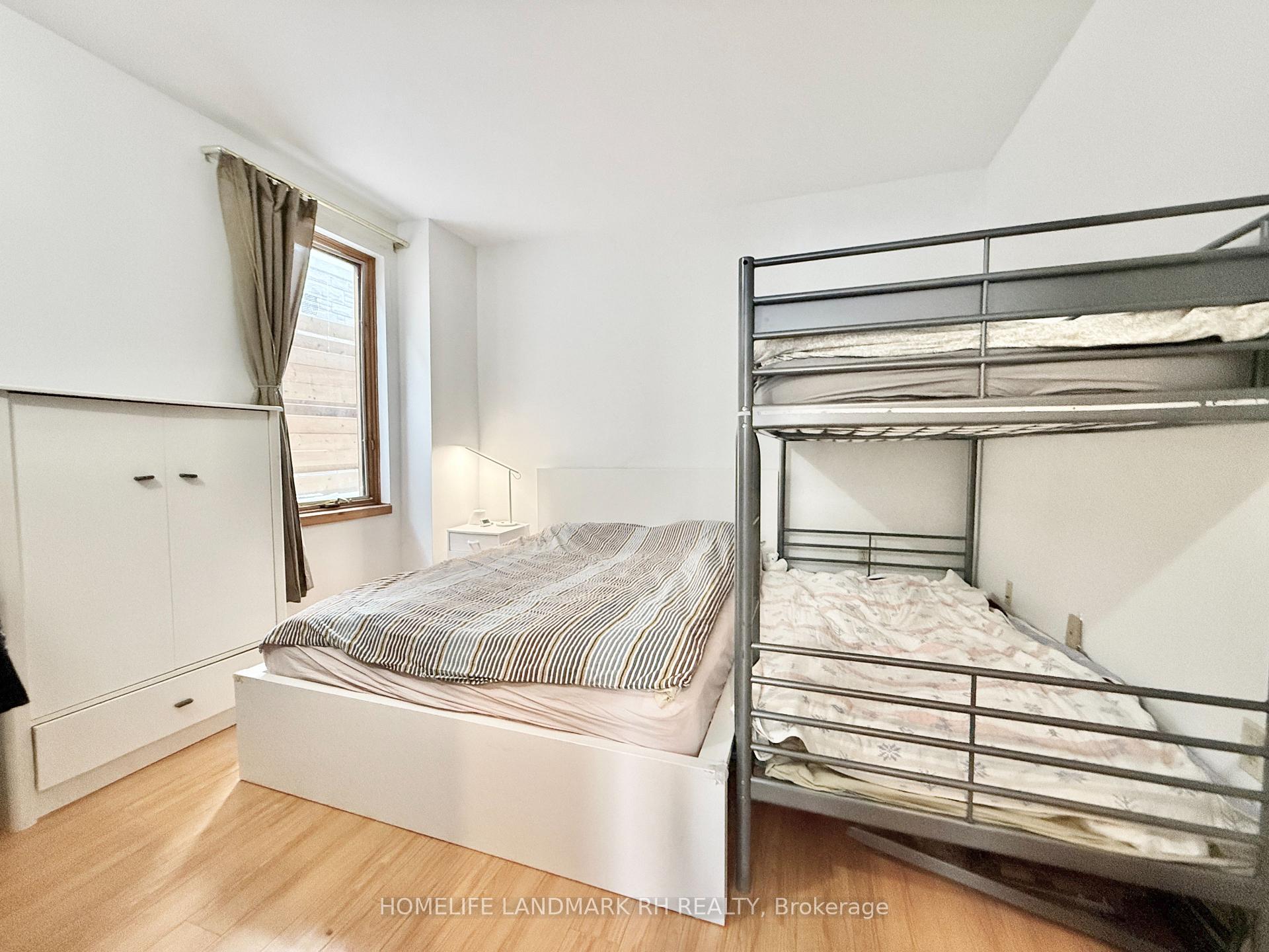 Photo 7 of Unit Unit 2, 27 East Drive E, Markham, Unionville — HOMEH