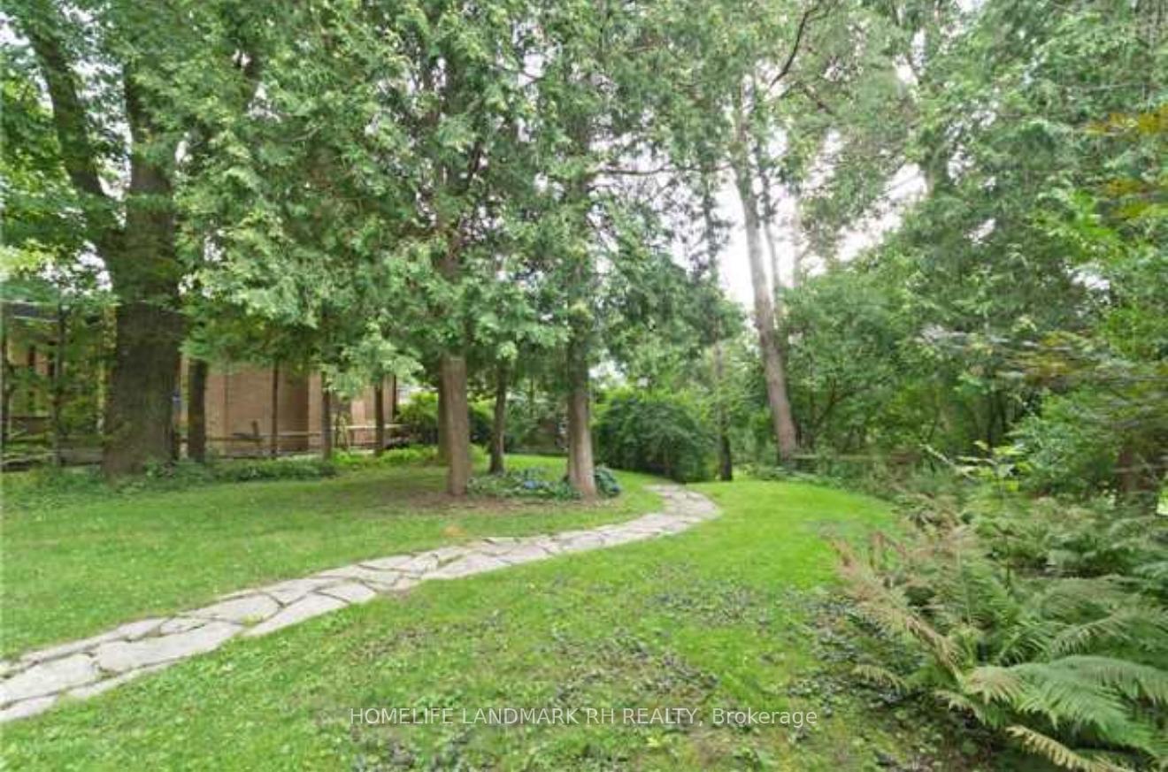 Photo 12 of Unit Unit 2, 27 East Drive E, Markham, Unionville — HOMEH