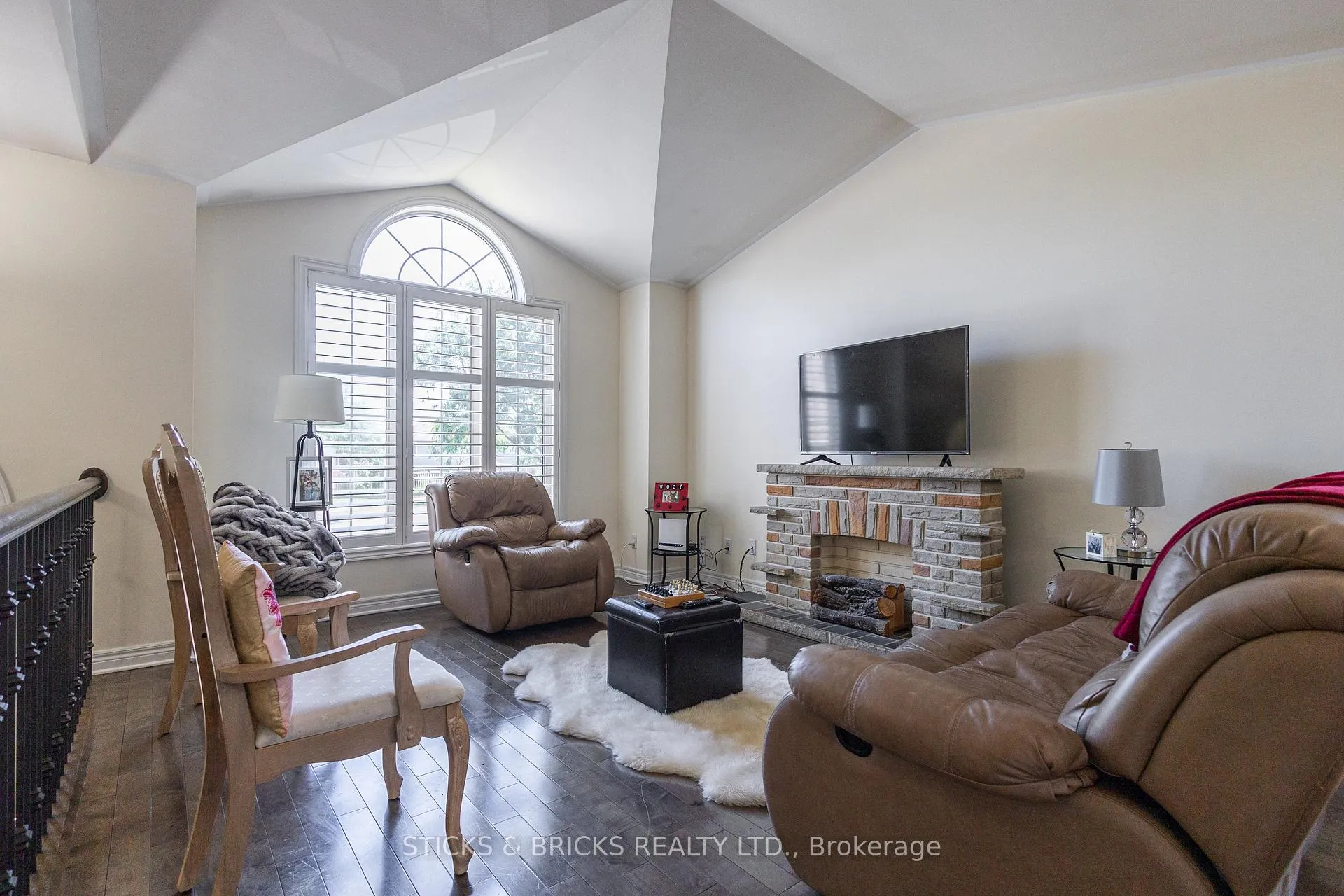 Photo 6 of 8207 Beaver Glen Drive, Niagara Falls, Ascot — HOMEH