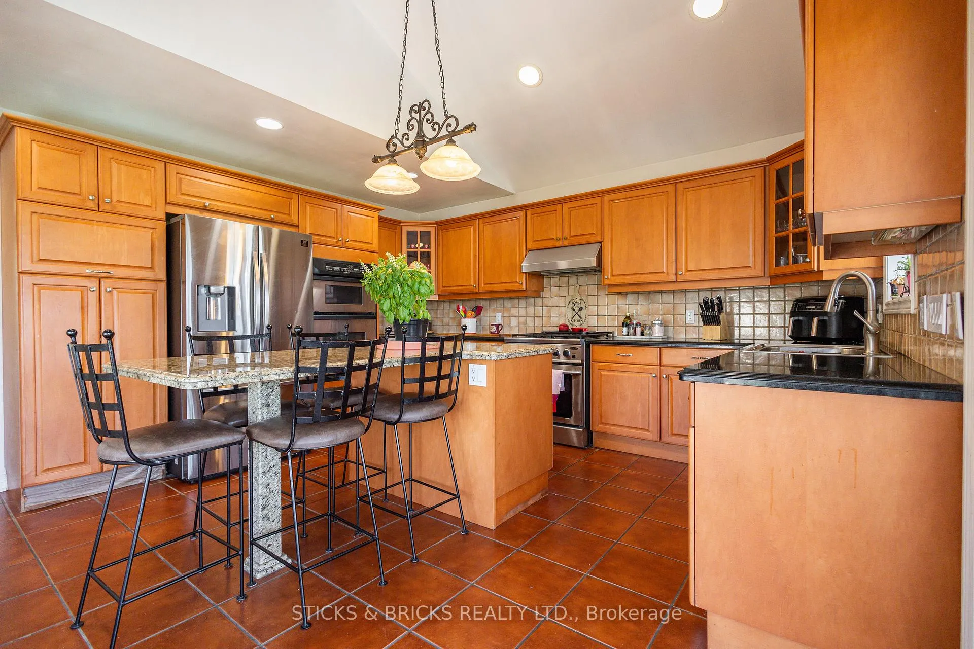 Photo 11 of 8207 Beaver Glen Drive, Niagara Falls, Ascot — HOMEH