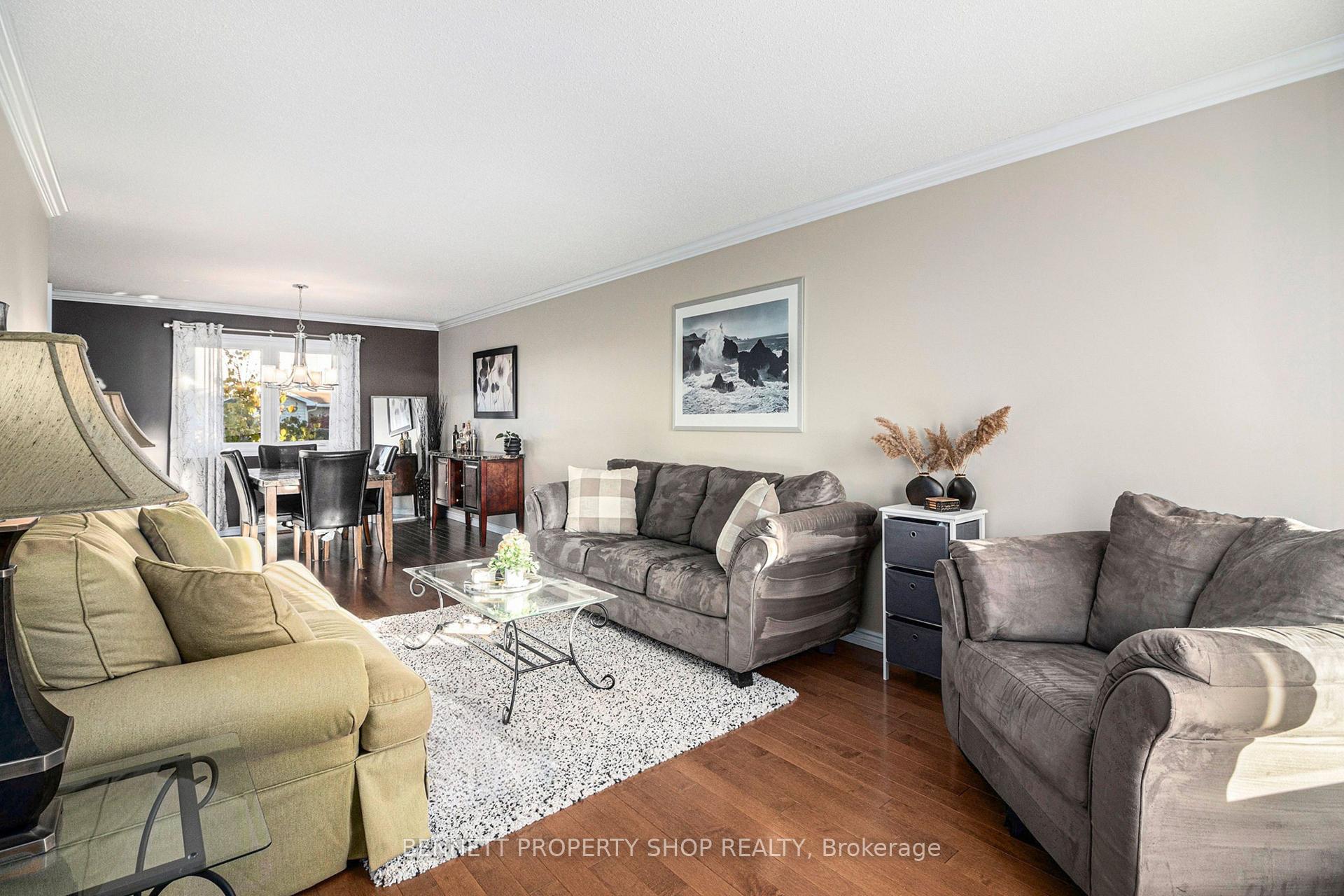 Photo 5 of 1865 Leclair Crescent, Ottawa, Queenswood Heights South — HOMEH