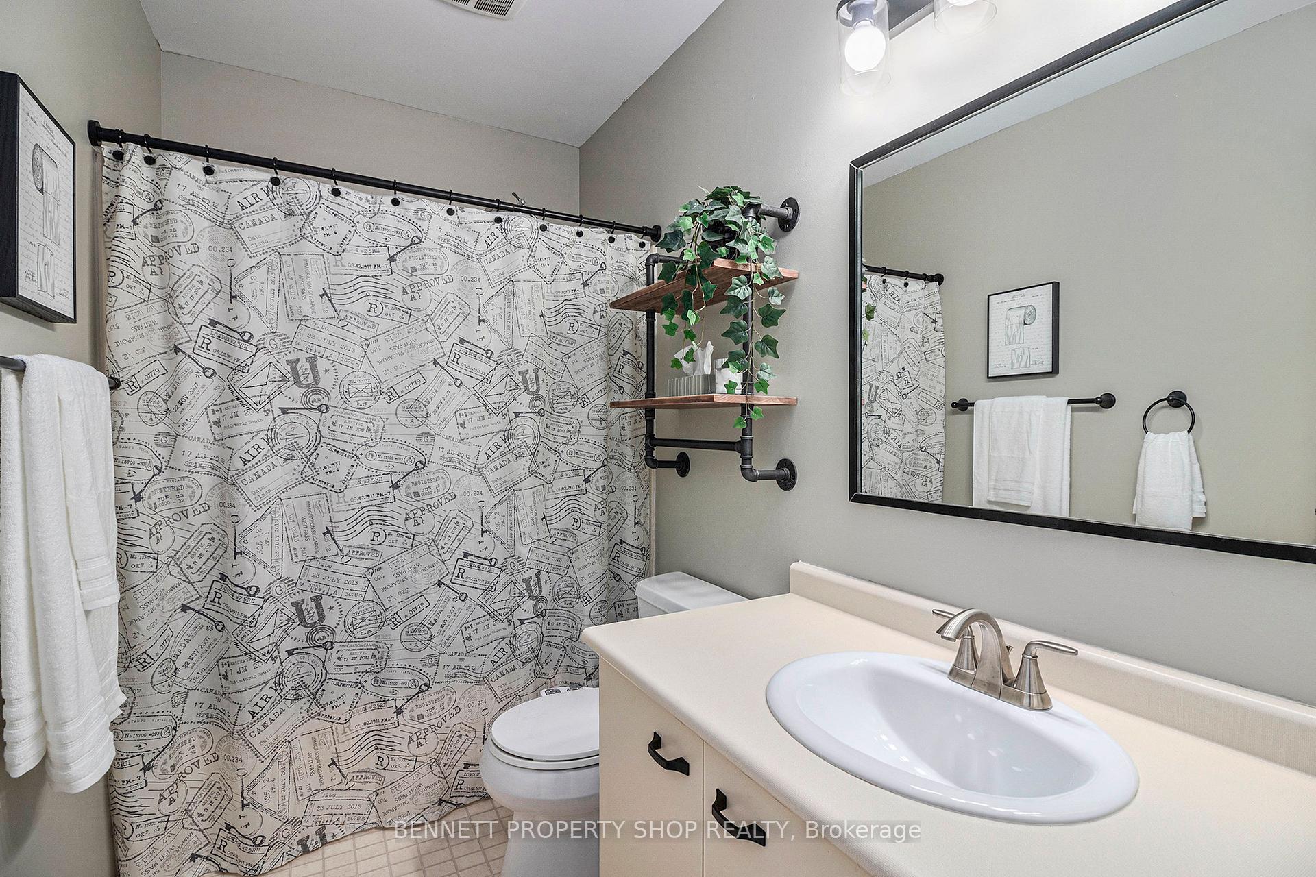 Photo 24 of 1865 Leclair Crescent, Ottawa, Queenswood Heights South — HOMEH