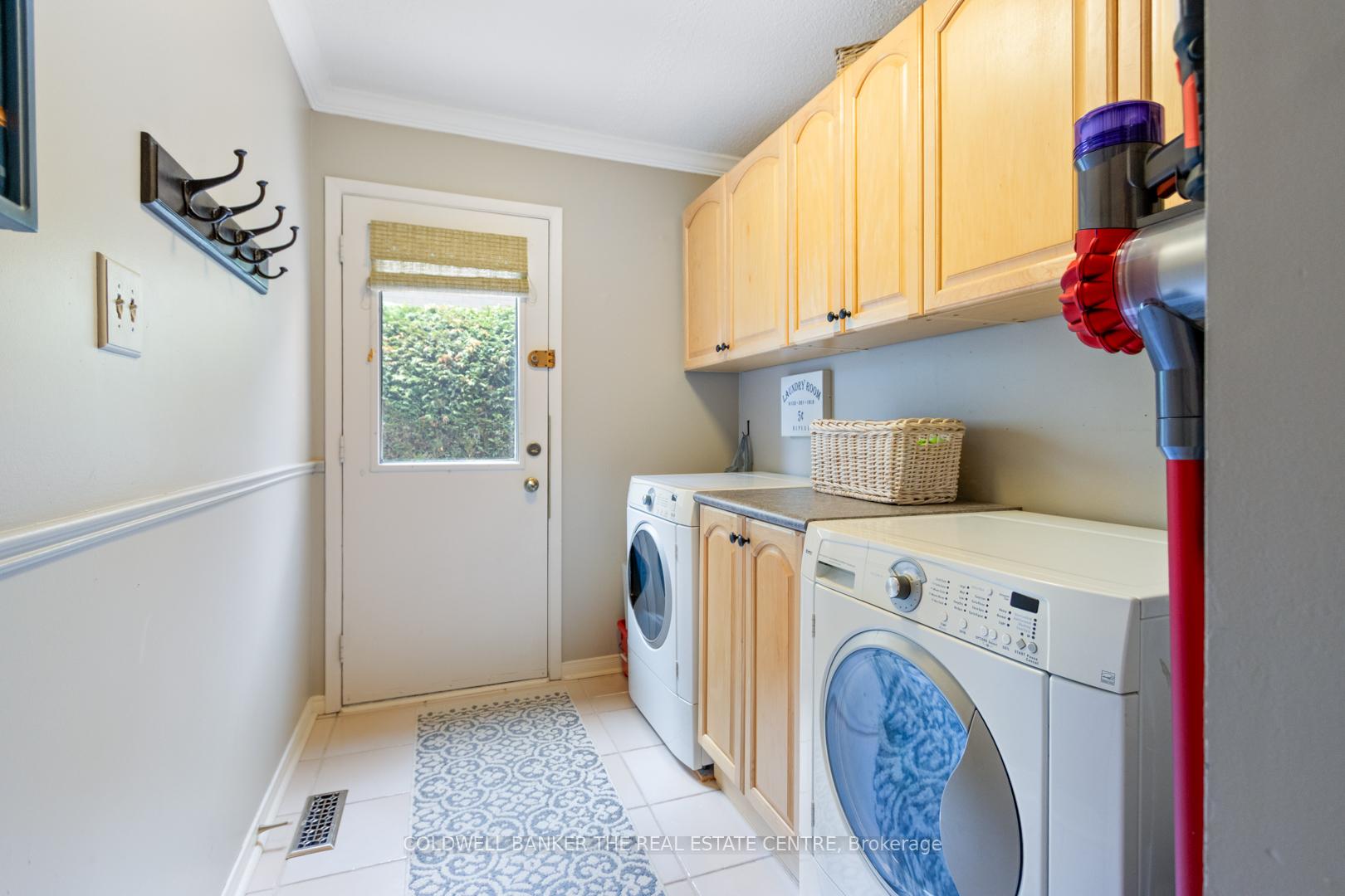 Photo 15 of 522 Malvern Crescent, Newmarket, Bristol-London — HOMEH