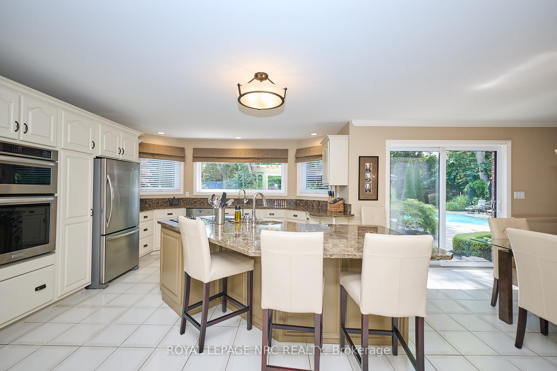 Photo 13 of 14 Shorthill Place, Pelham, Fonthill — HOMEH