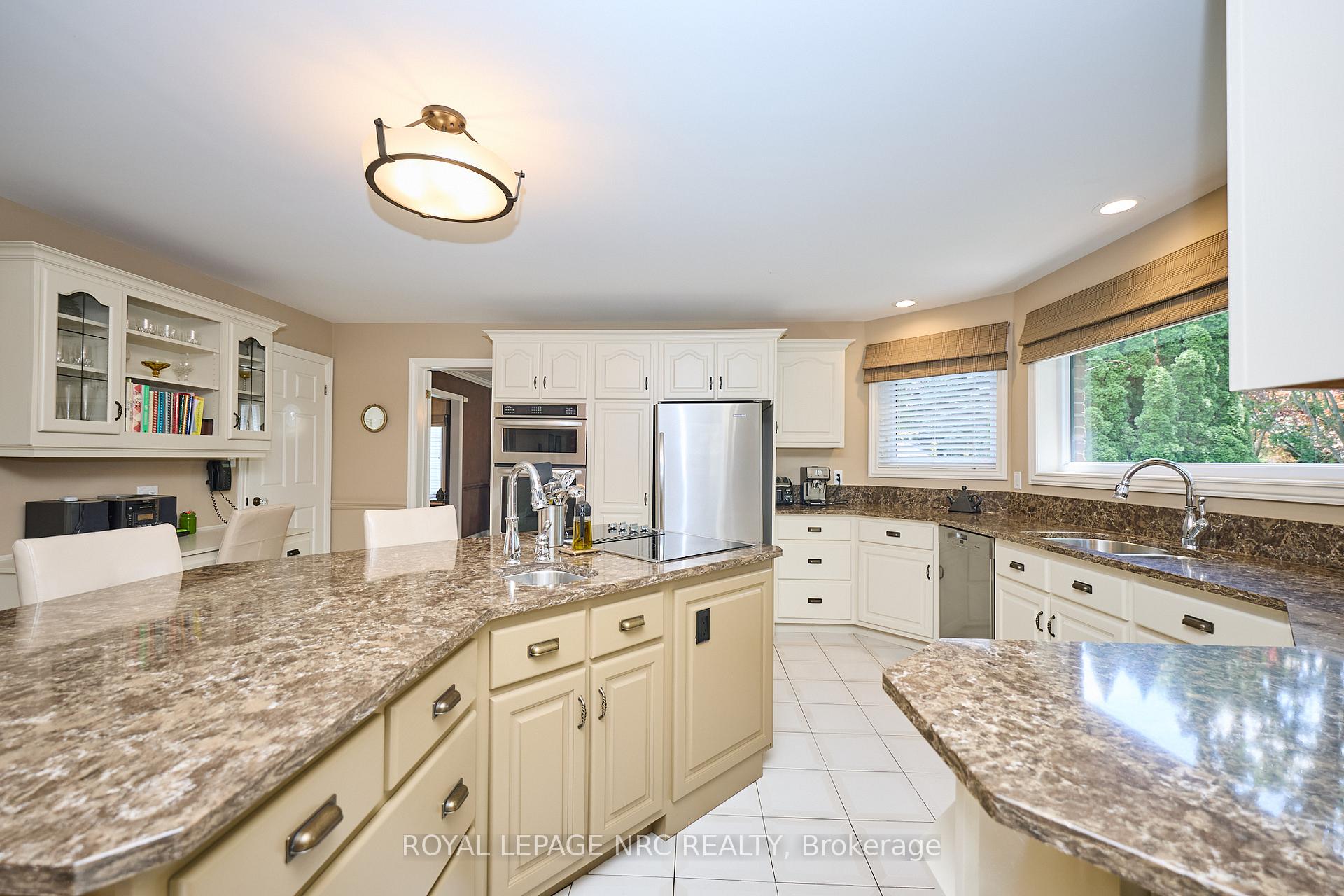 Photo 15 of 14 Shorthill Place, Pelham, Fonthill — HOMEH