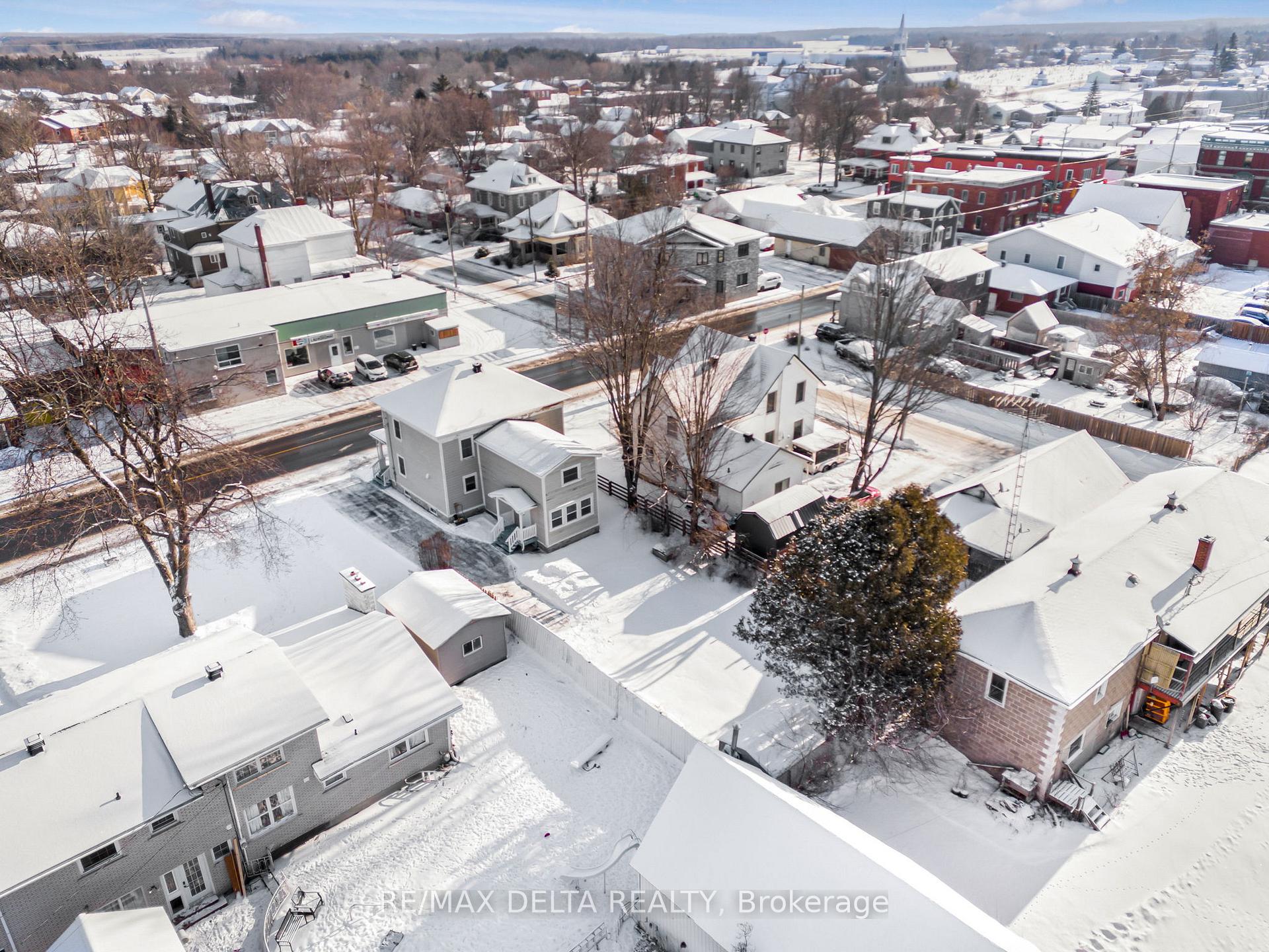 Photo 32 of 76 Main Street N, North Glengarry, Alexandria — HOMEH