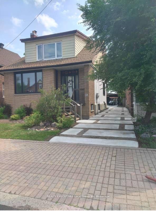 Photo 4 of 426 Algonquin Avenue, North Bay, Central — HOMEH