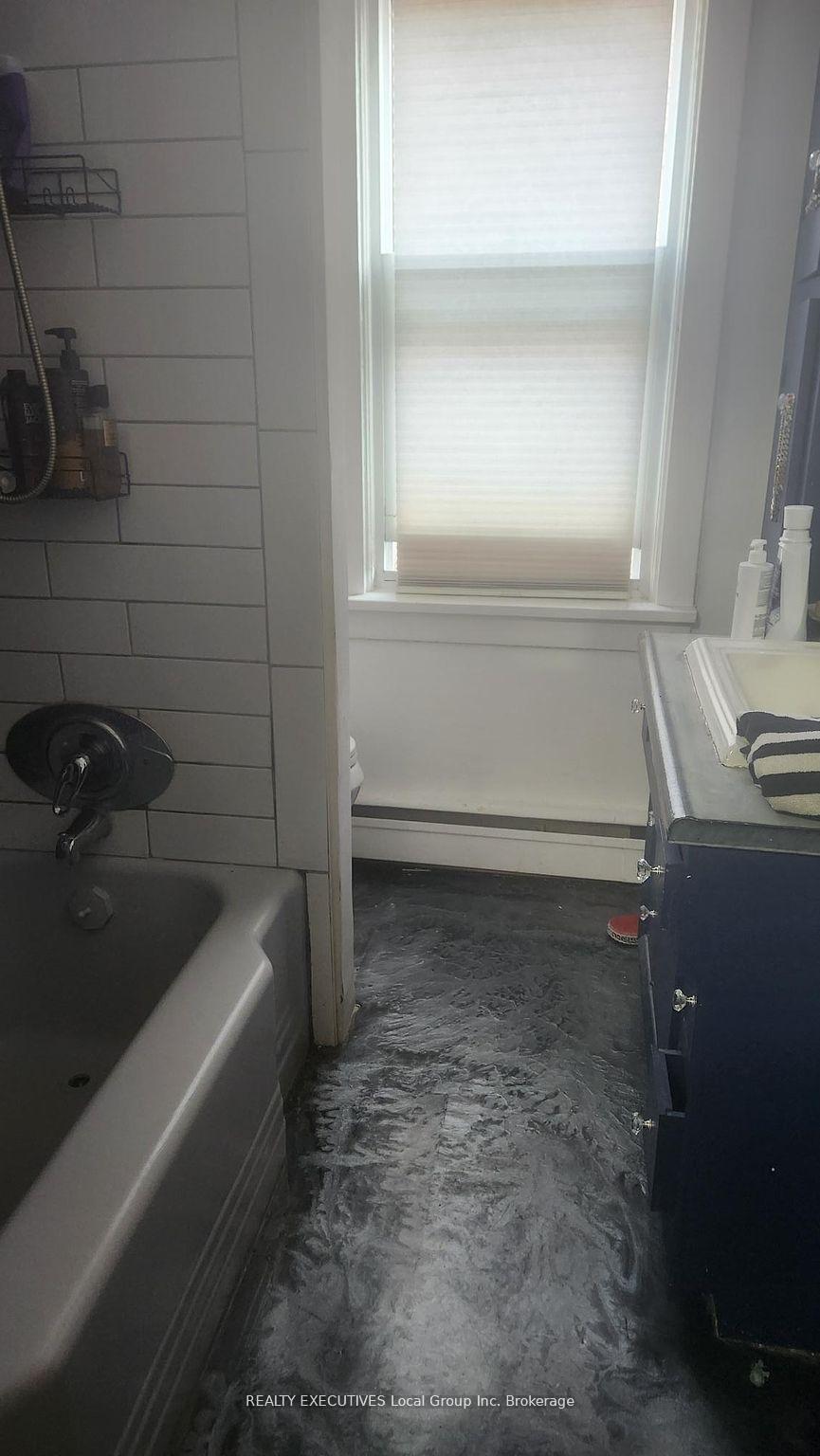 Photo 19 of 426 Algonquin Avenue, North Bay, Central — HOMEH