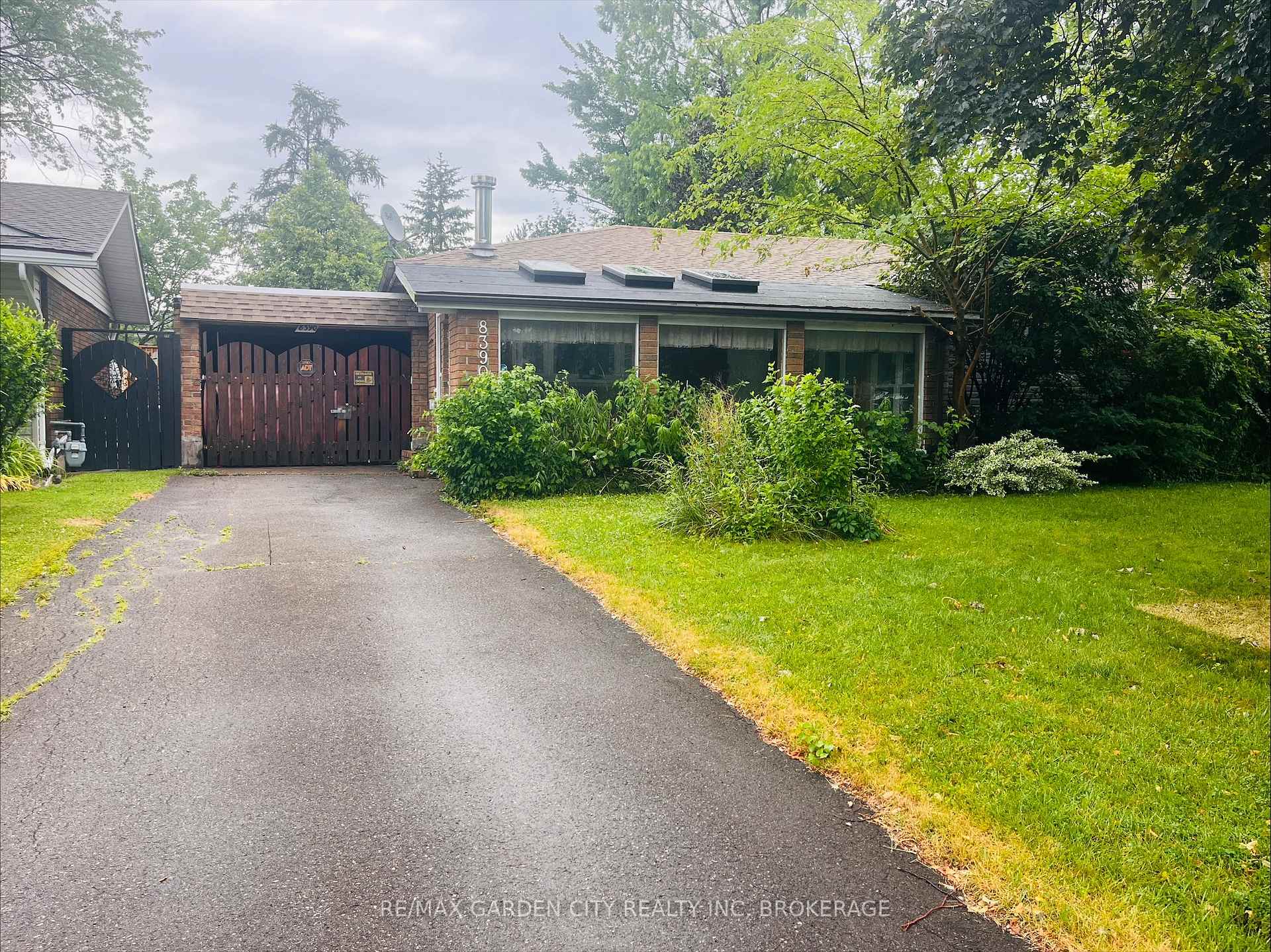 Photo 1 of 8390 Breadner Crescent, Niagara Falls, Chippawa — HOMEH