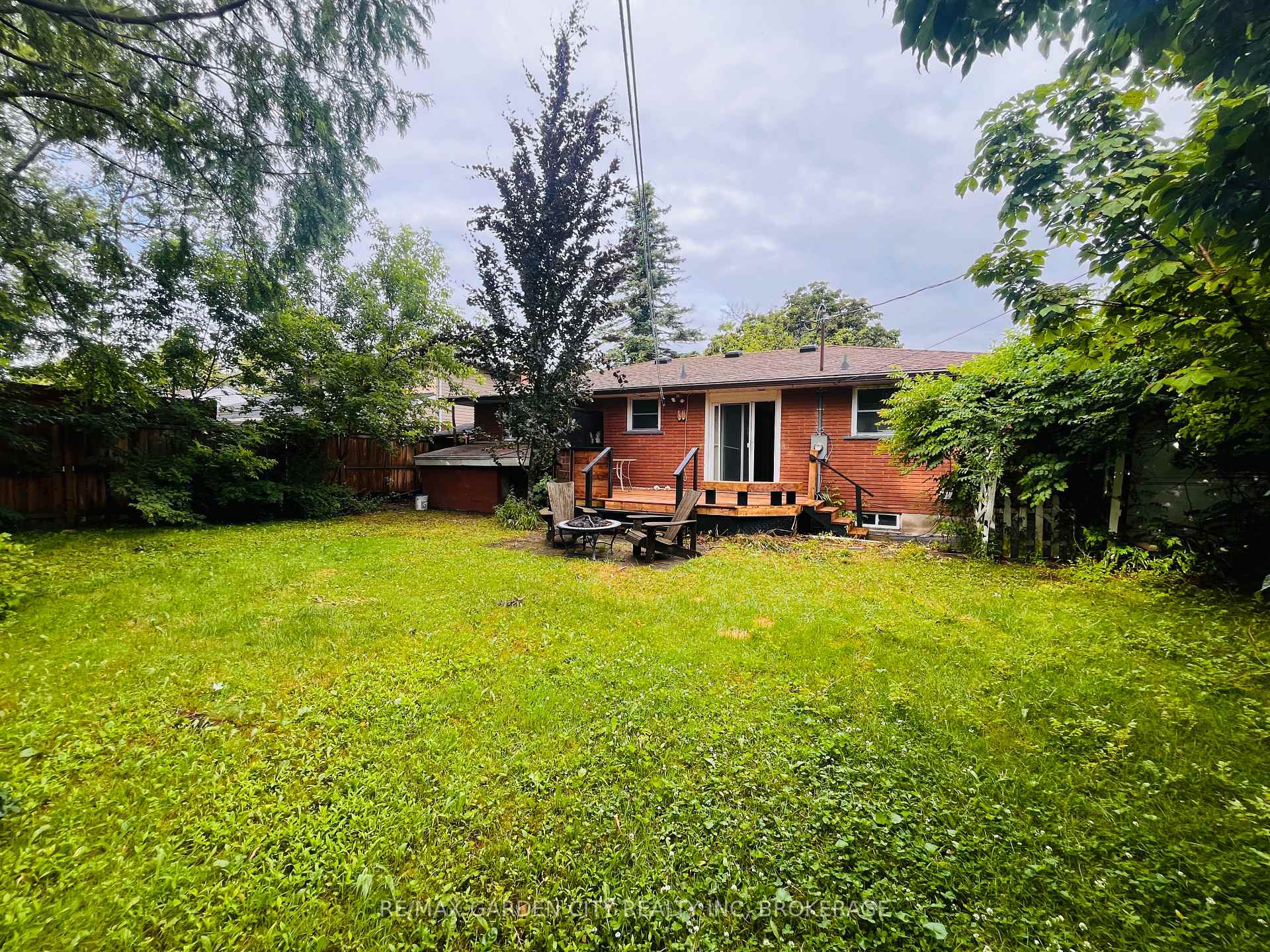 Photo 2 of 8390 Breadner Crescent, Niagara Falls, Chippawa — HOMEH