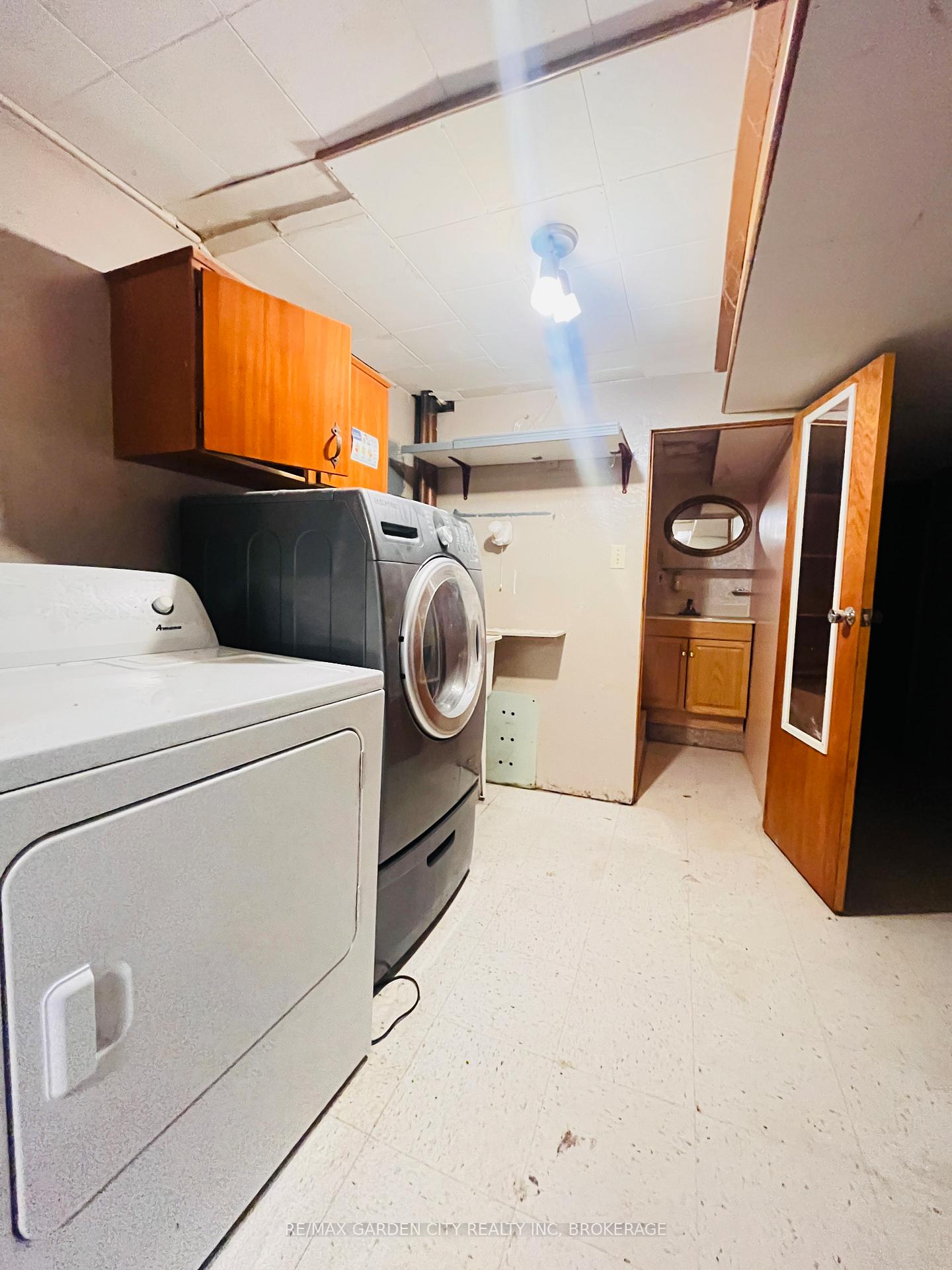 Photo 13 of 8390 Breadner Crescent, Niagara Falls, Chippawa — HOMEH