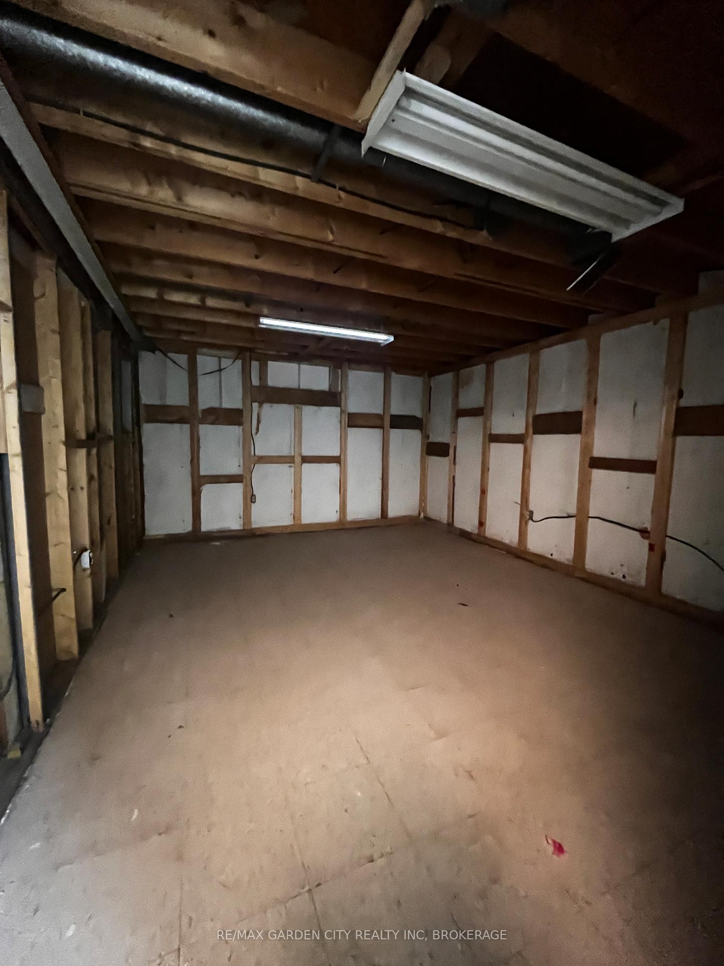 Photo 14 of 8390 Breadner Crescent, Niagara Falls, Chippawa — HOMEH