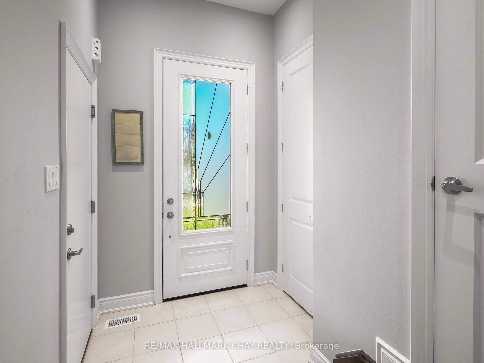 Photo 4 of 135 Walker Boulevard, New Tecumseth, Alliston — HOMEH