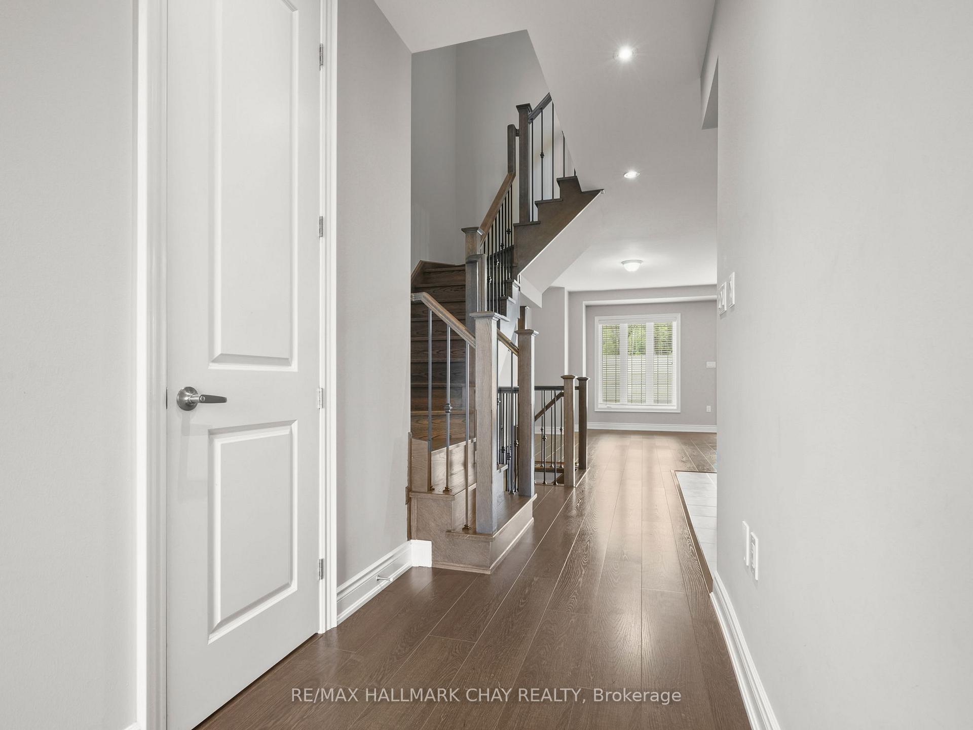 Photo 5 of 135 Walker Boulevard, New Tecumseth, Alliston — HOMEH
