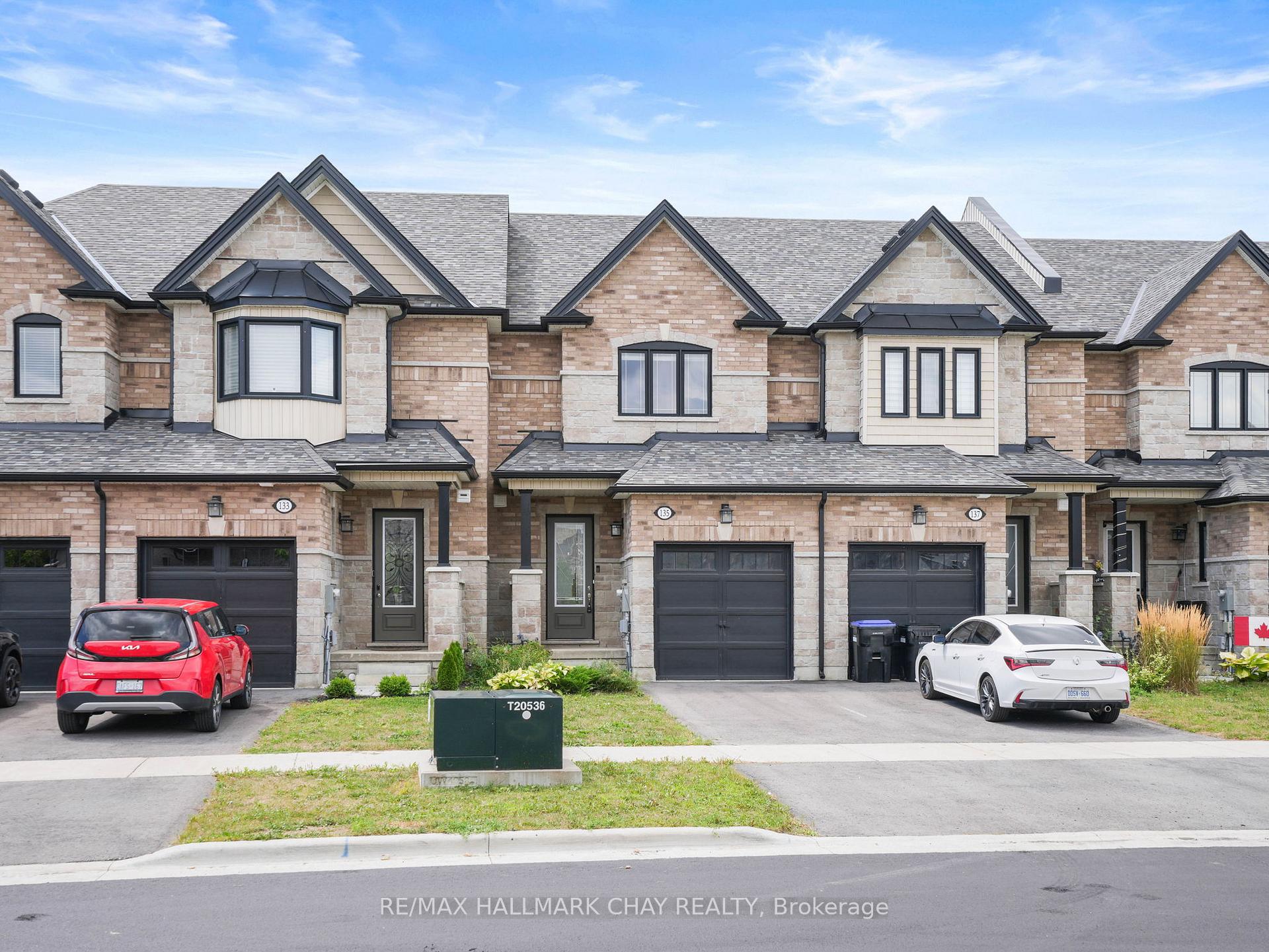 Photo 38 of 135 Walker Boulevard, New Tecumseth, Alliston — HOMEH