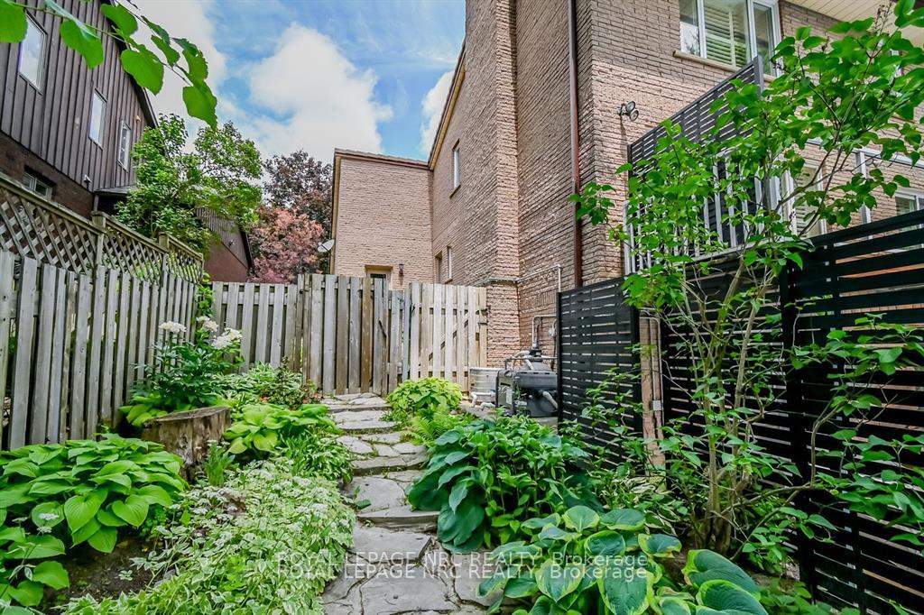 Photo 40 of 11 Forest Hill Crescent, Pelham, Fonthill — HOMEH