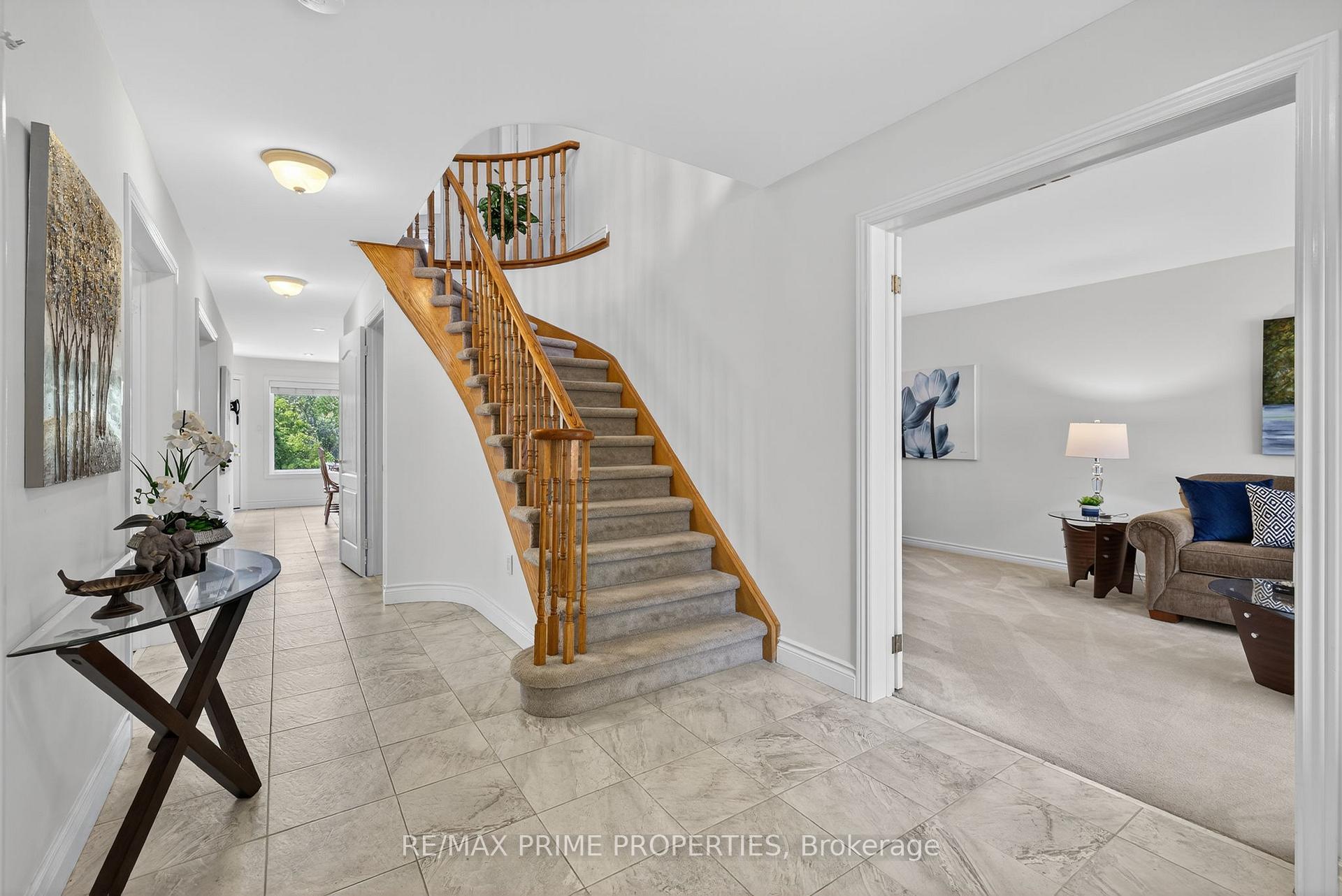 Photo 2 of 396 Devanjan Circle, Newmarket, Gorham-College Manor — HOMEH