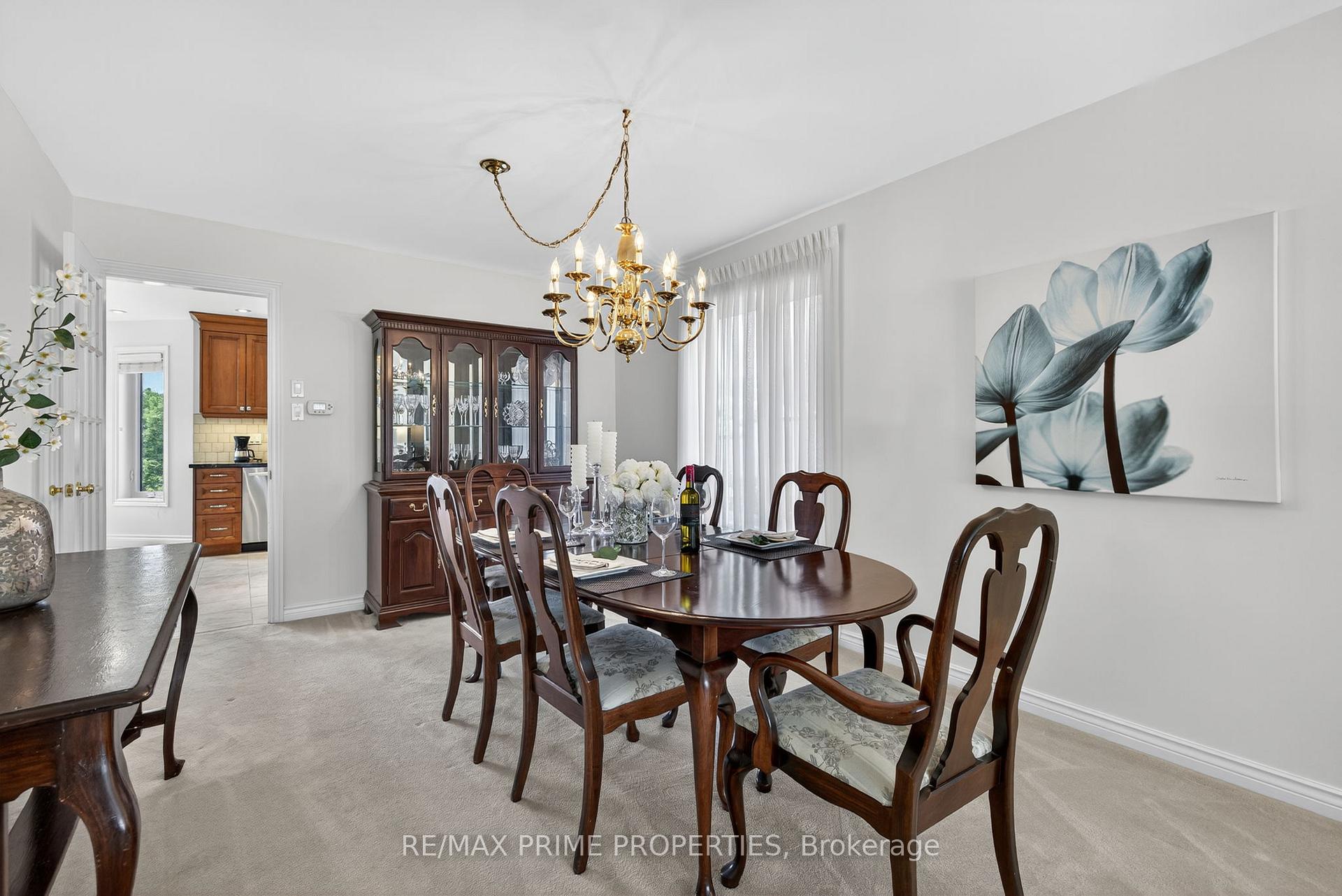 Photo 5 of 396 Devanjan Circle, Newmarket, Gorham-College Manor — HOMEH