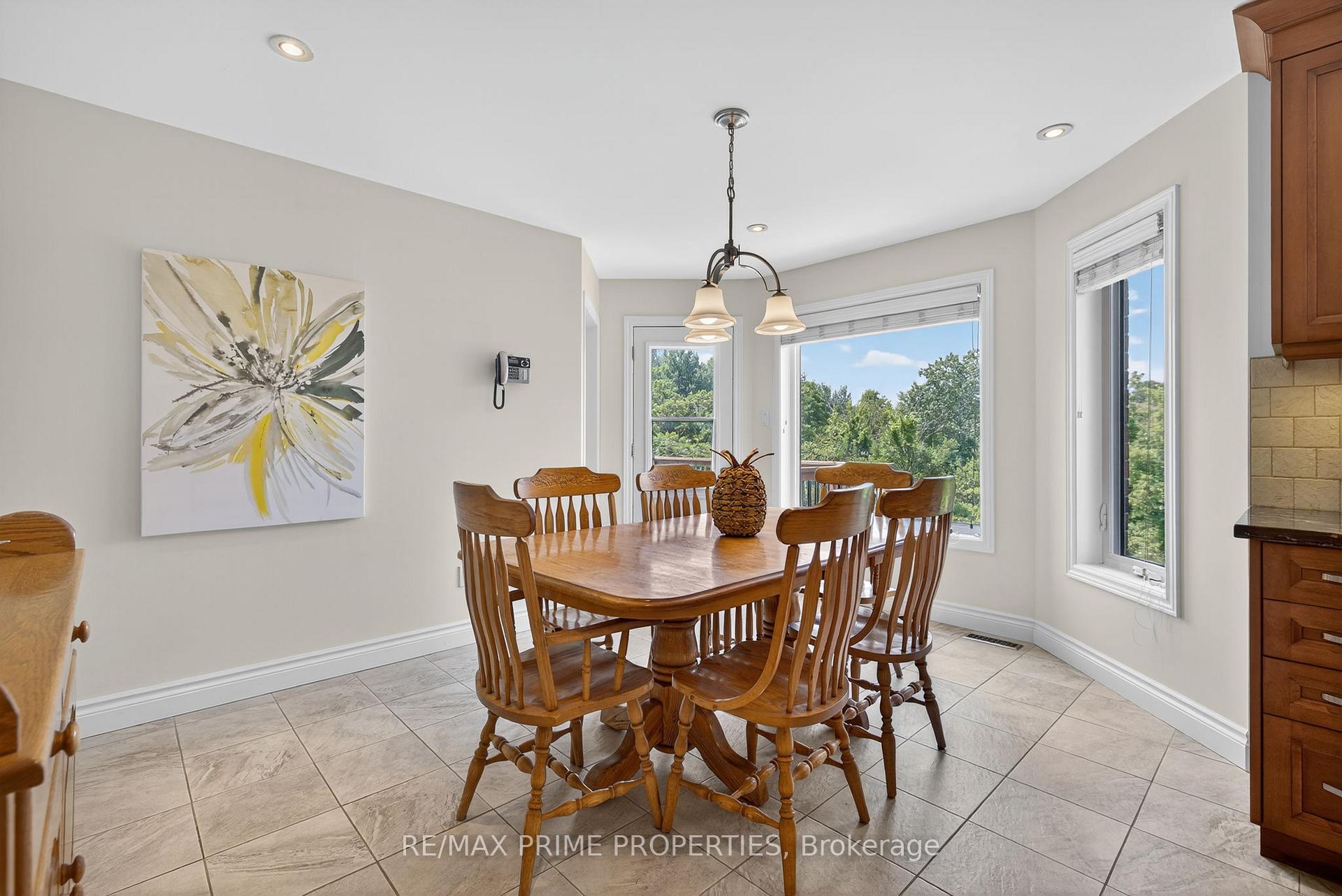 Photo 8 of 396 Devanjan Circle, Newmarket, Gorham-College Manor — HOMEH