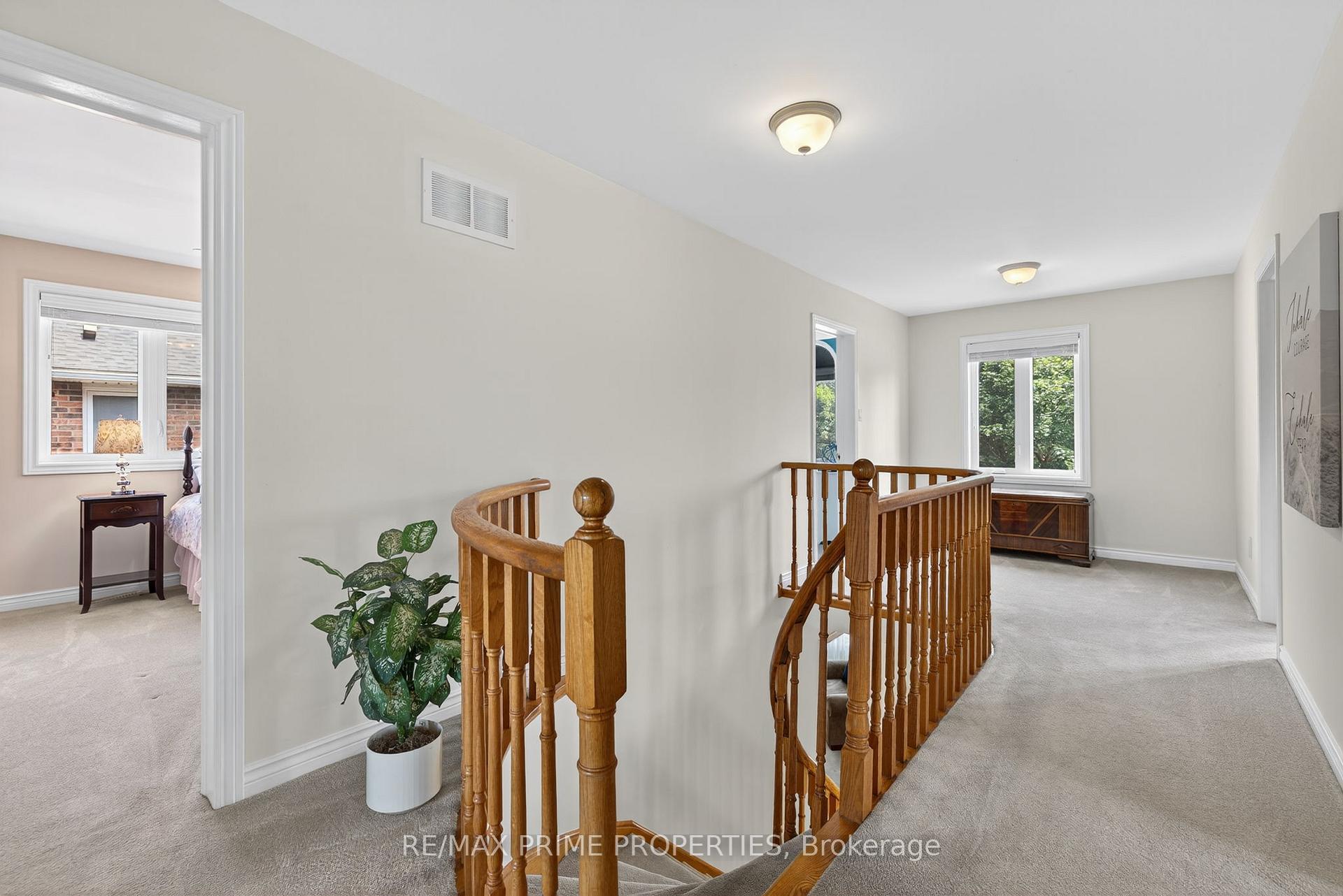Photo 18 of 396 Devanjan Circle, Newmarket, Gorham-College Manor — HOMEH