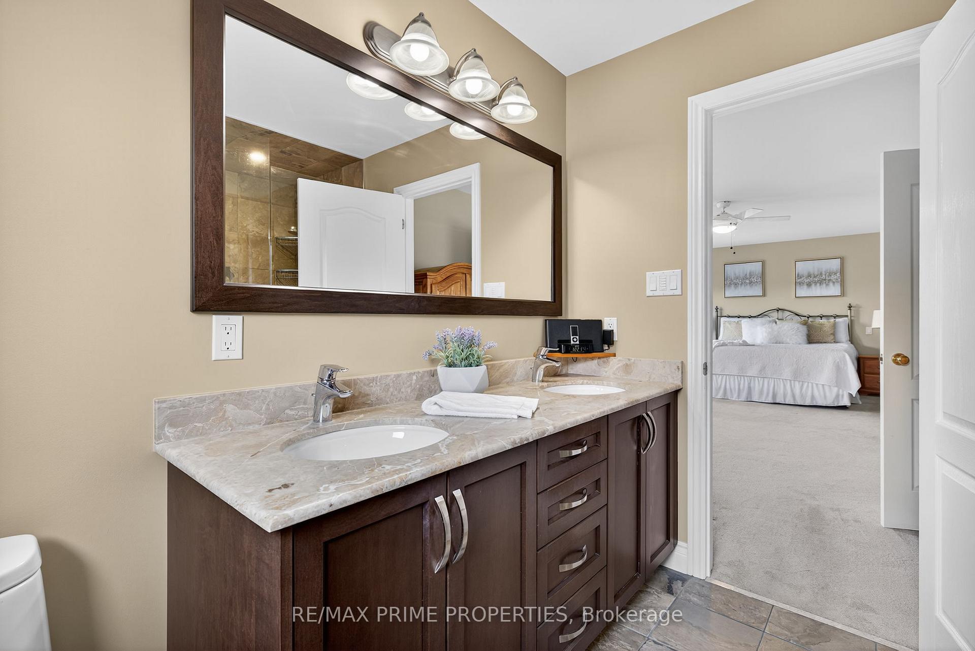 Photo 27 of 396 Devanjan Circle, Newmarket, Gorham-College Manor — HOMEH