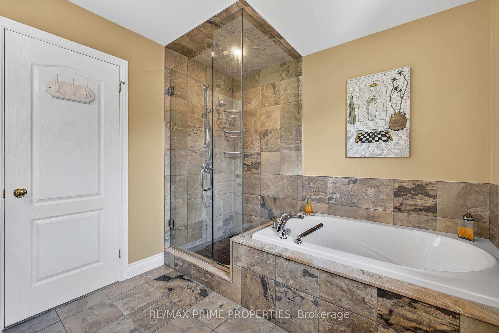Photo 28 of 396 Devanjan Circle, Newmarket, Gorham-College Manor — HOMEH