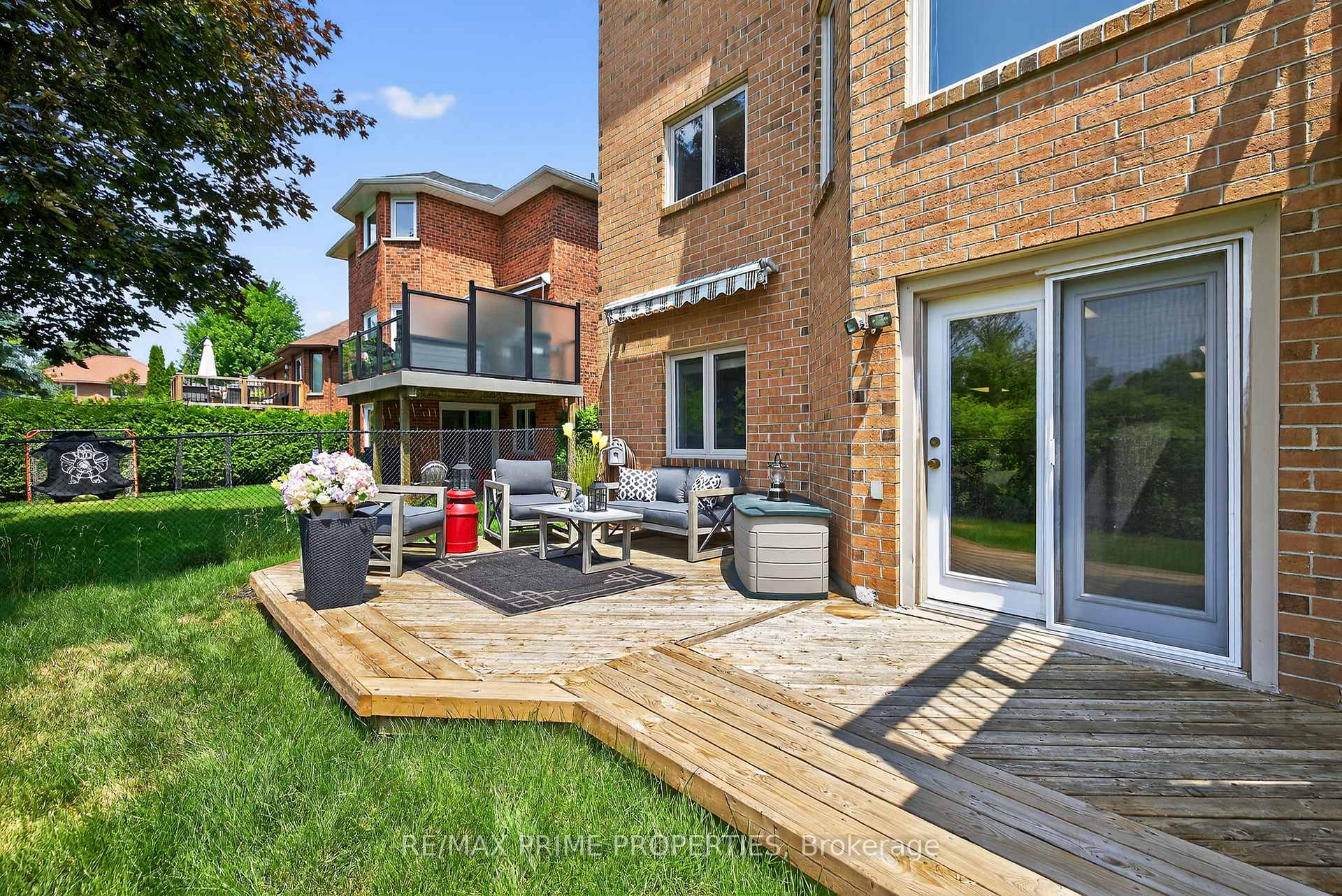 Photo 38 of 396 Devanjan Circle, Newmarket, Gorham-College Manor — HOMEH