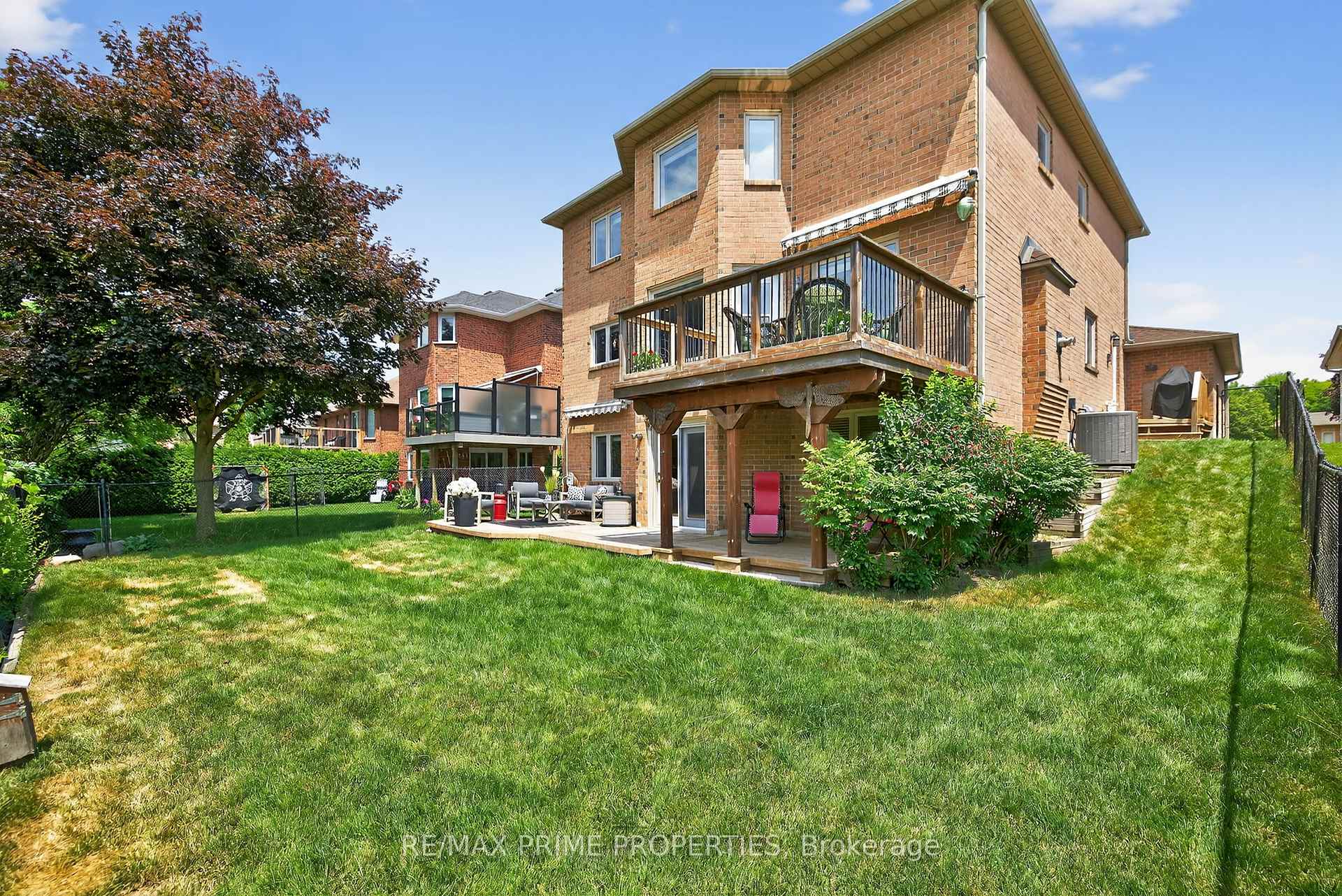 Photo 44 of 396 Devanjan Circle, Newmarket, Gorham-College Manor — HOMEH