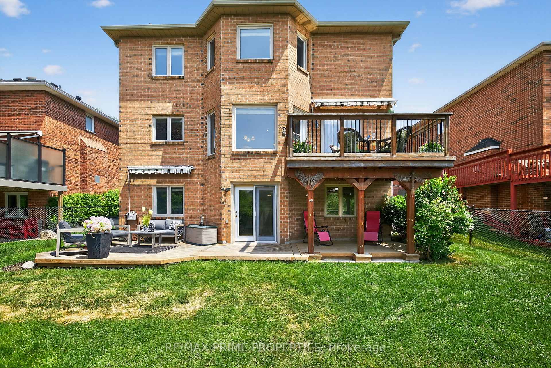 Photo 45 of 396 Devanjan Circle, Newmarket, Gorham-College Manor — HOMEH