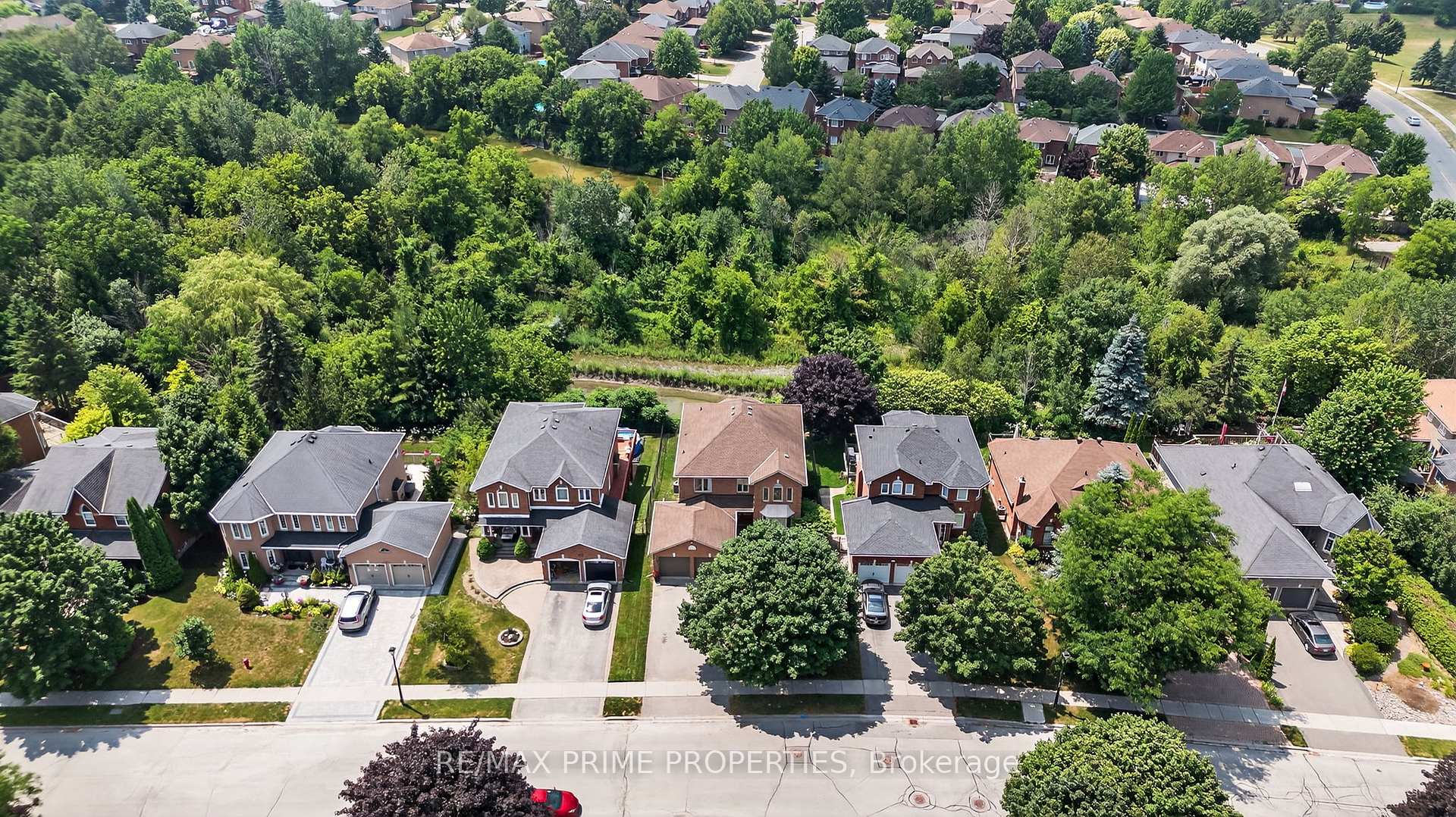 Photo 49 of 396 Devanjan Circle, Newmarket, Gorham-College Manor — HOMEH
