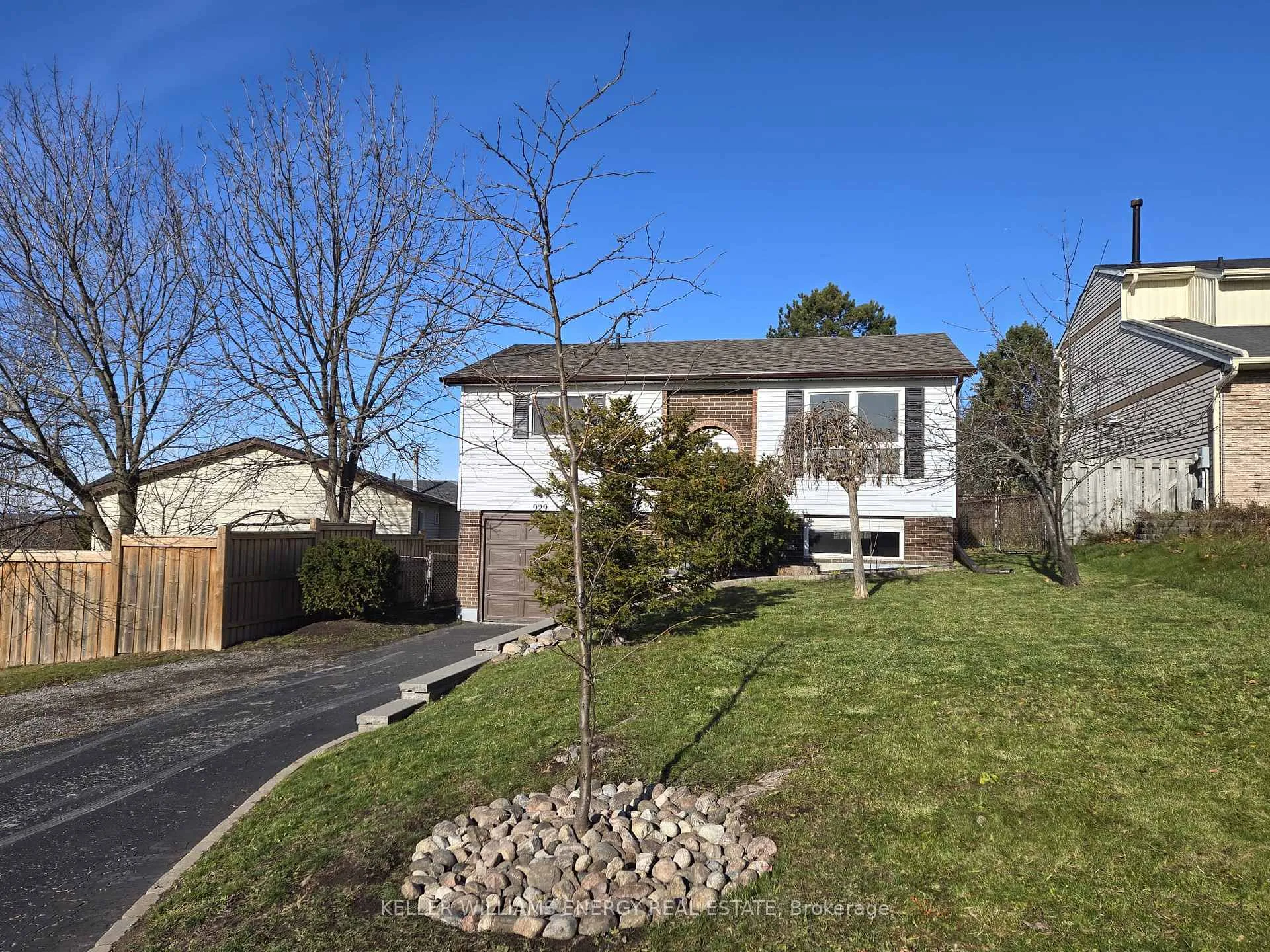 Photo 3 of Unit Lower, 929 Southdown Drive, Oshawa, Donevan — HOMEH