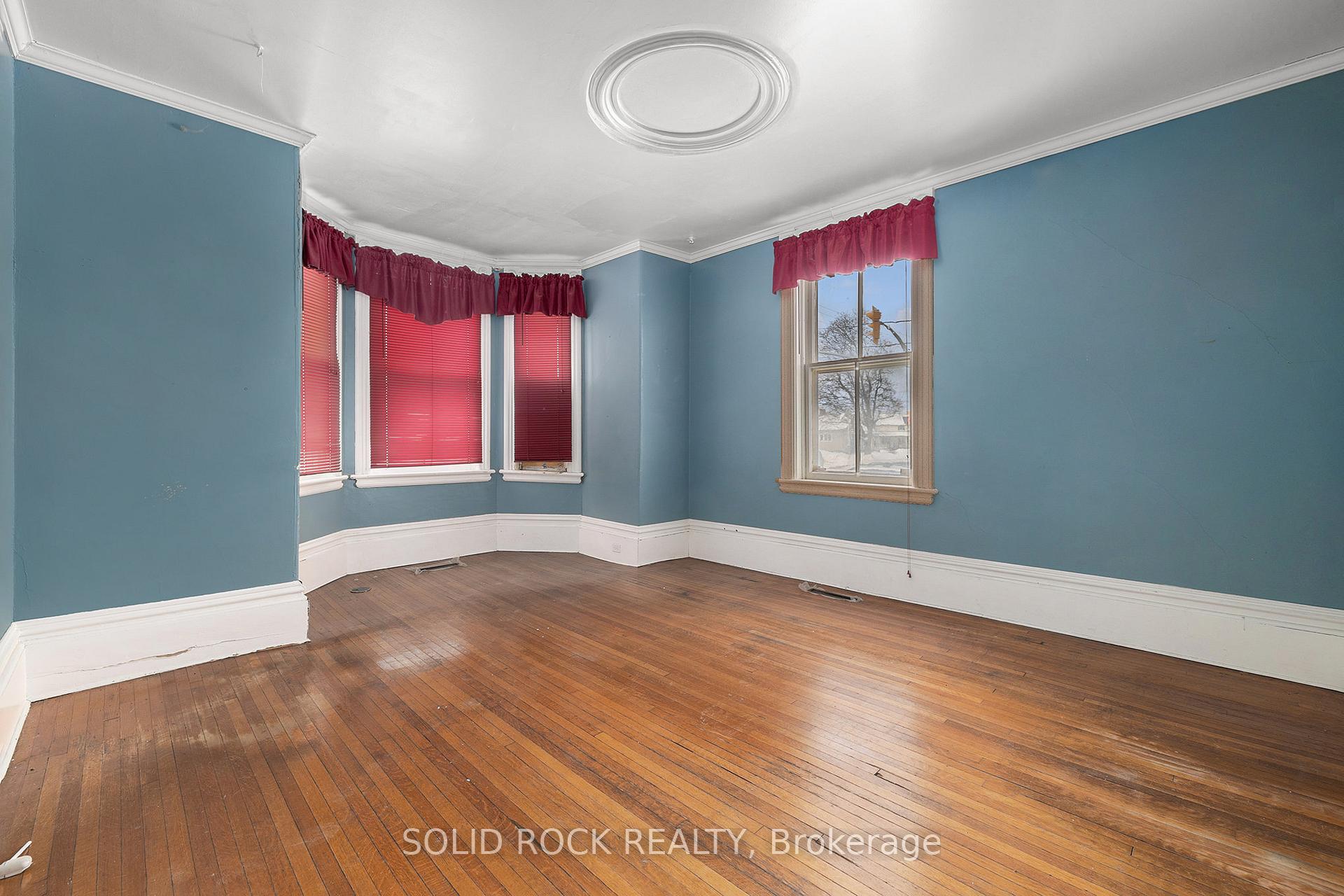 Photo 2 of 85 Wilson Street W, Perth — HOMEH