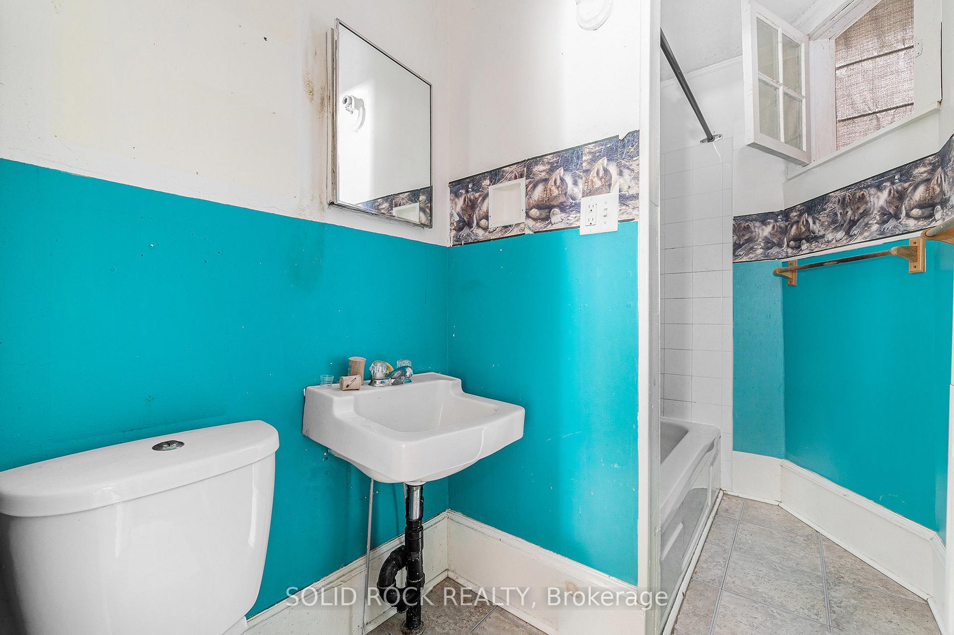 Photo 16 of 85 Wilson Street W, Perth — HOMEH