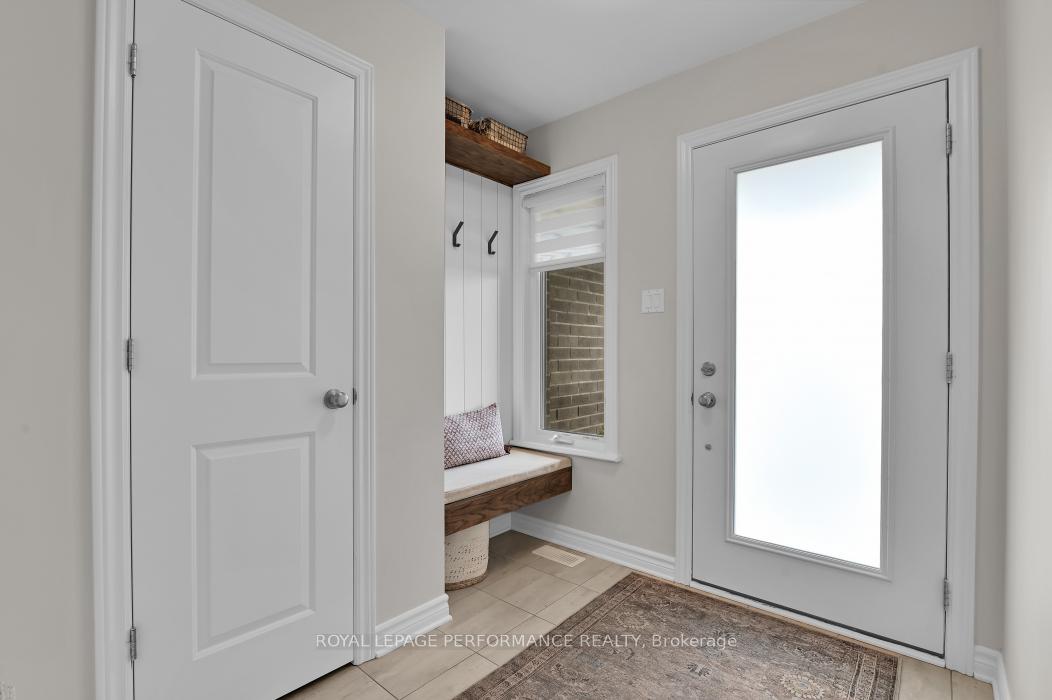 Photo 2 of 22 Verglas Lane, Ottawa, Mer Bleue/Bradley Estates/Anderson Park — HOMEH