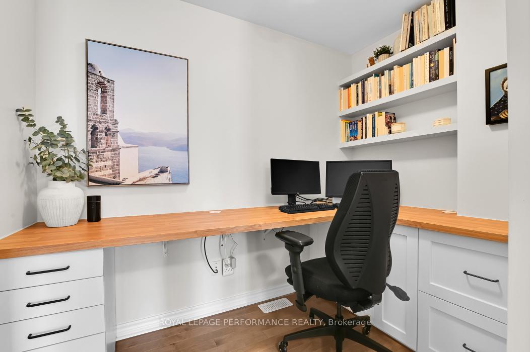 Photo 4 of 22 Verglas Lane, Ottawa, Mer Bleue/Bradley Estates/Anderson Park — HOMEH