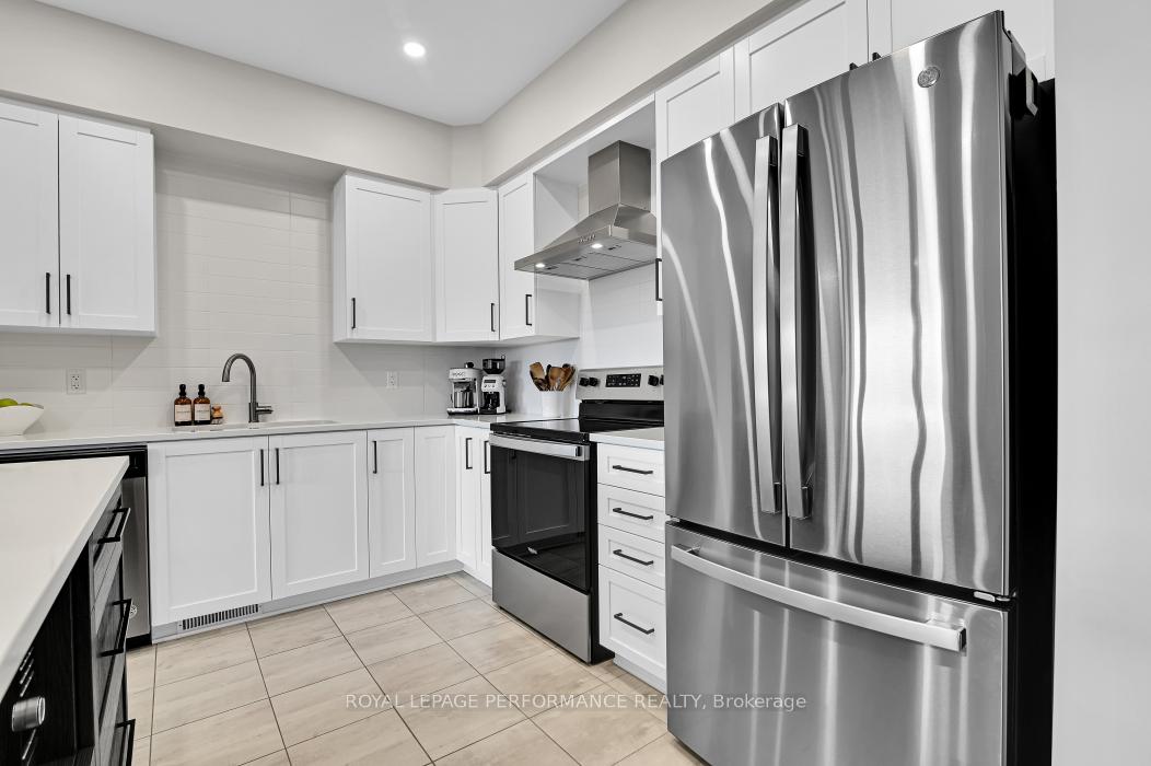 Photo 6 of 22 Verglas Lane, Ottawa, Mer Bleue/Bradley Estates/Anderson Park — HOMEH