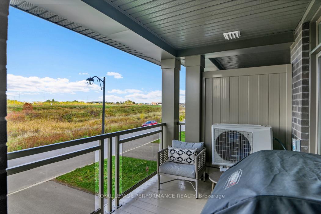 Photo 16 of 22 Verglas Lane, Ottawa, Mer Bleue/Bradley Estates/Anderson Park — HOMEH