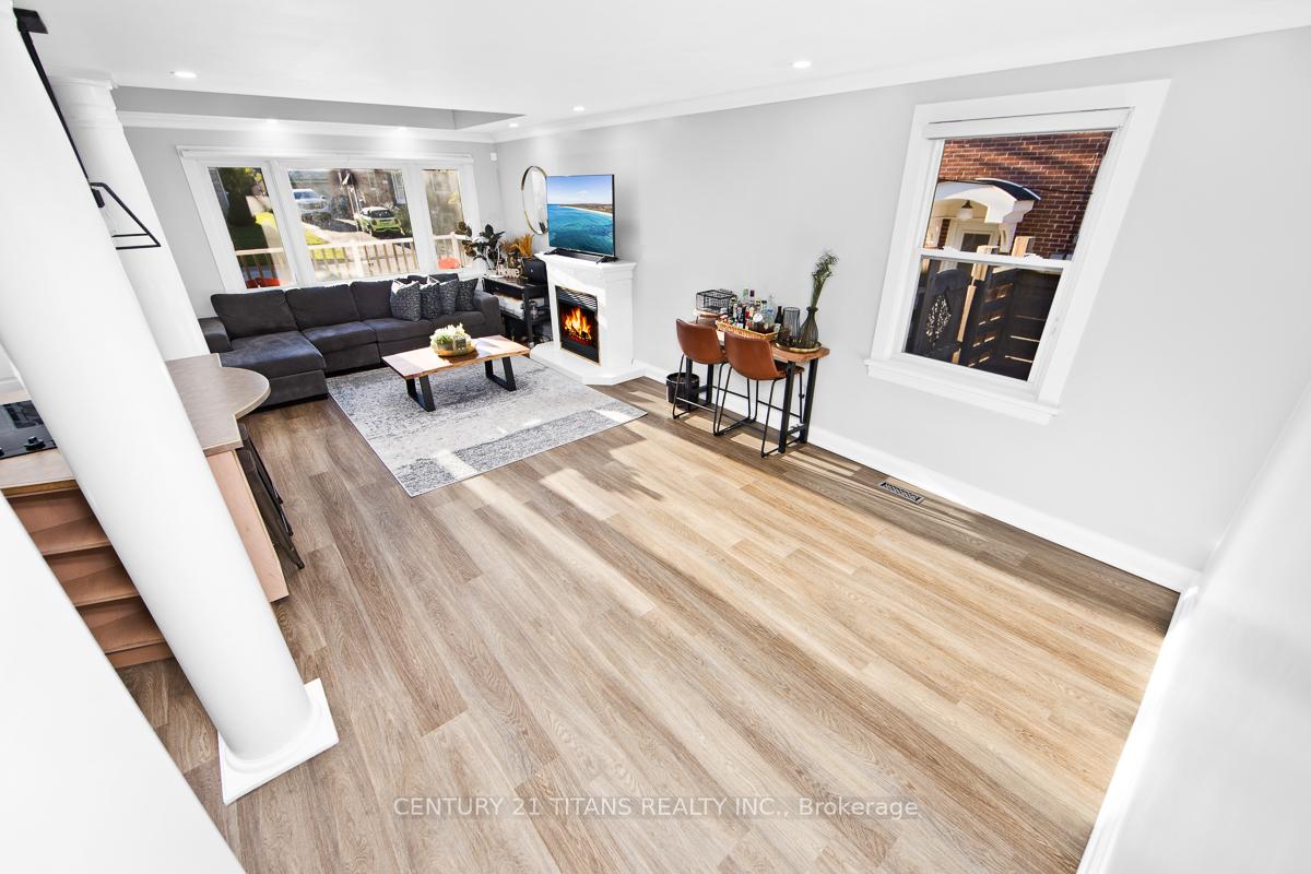 Photo 7 of 857 Masson Street, Oshawa, Centennial — HOMEH