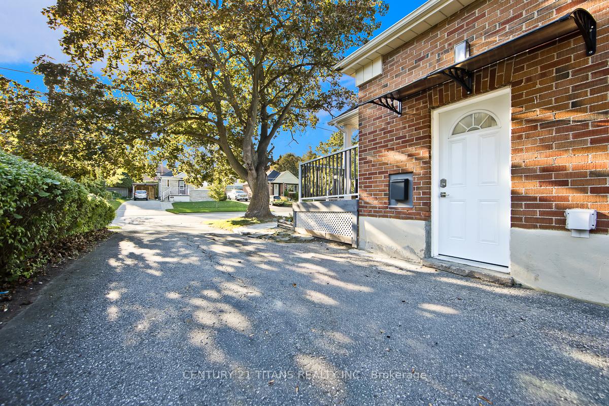 Photo 15 of 857 Masson Street, Oshawa, Centennial — HOMEH