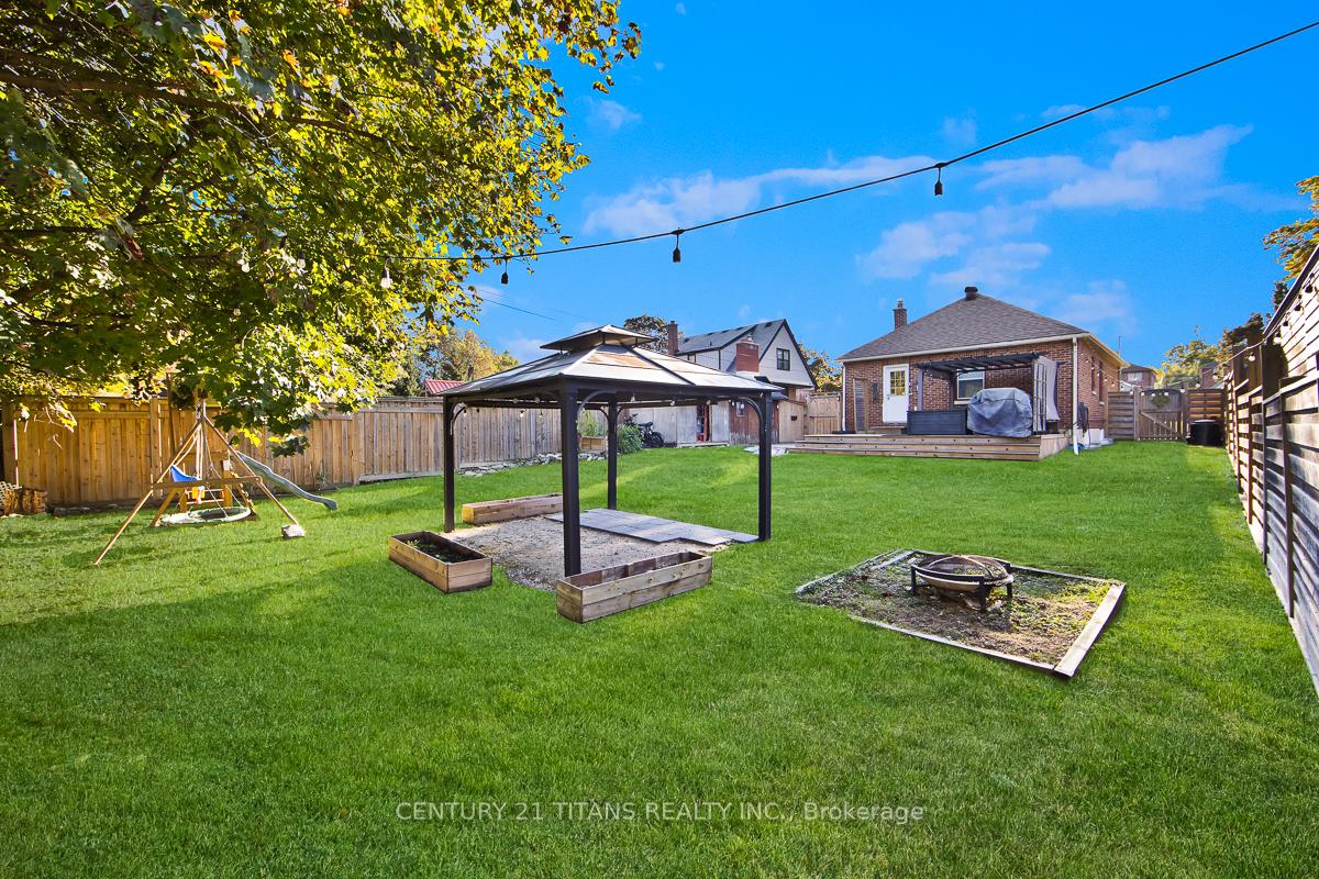 Photo 22 of 857 Masson Street, Oshawa, Centennial — HOMEH