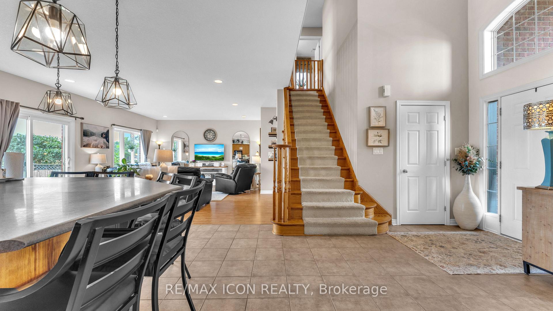 Photo 10 of 17 Hamilton Street E, North Middlesex, Alisa Craig — HOMEH
