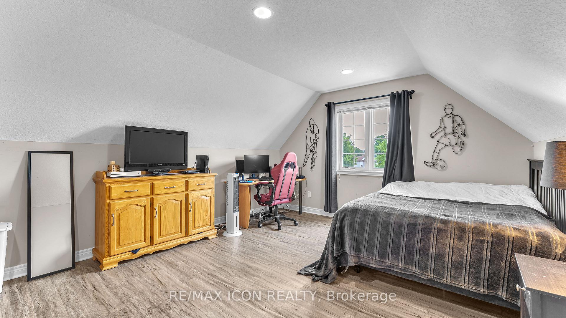 Photo 20 of 17 Hamilton Street E, North Middlesex, Alisa Craig — HOMEH
